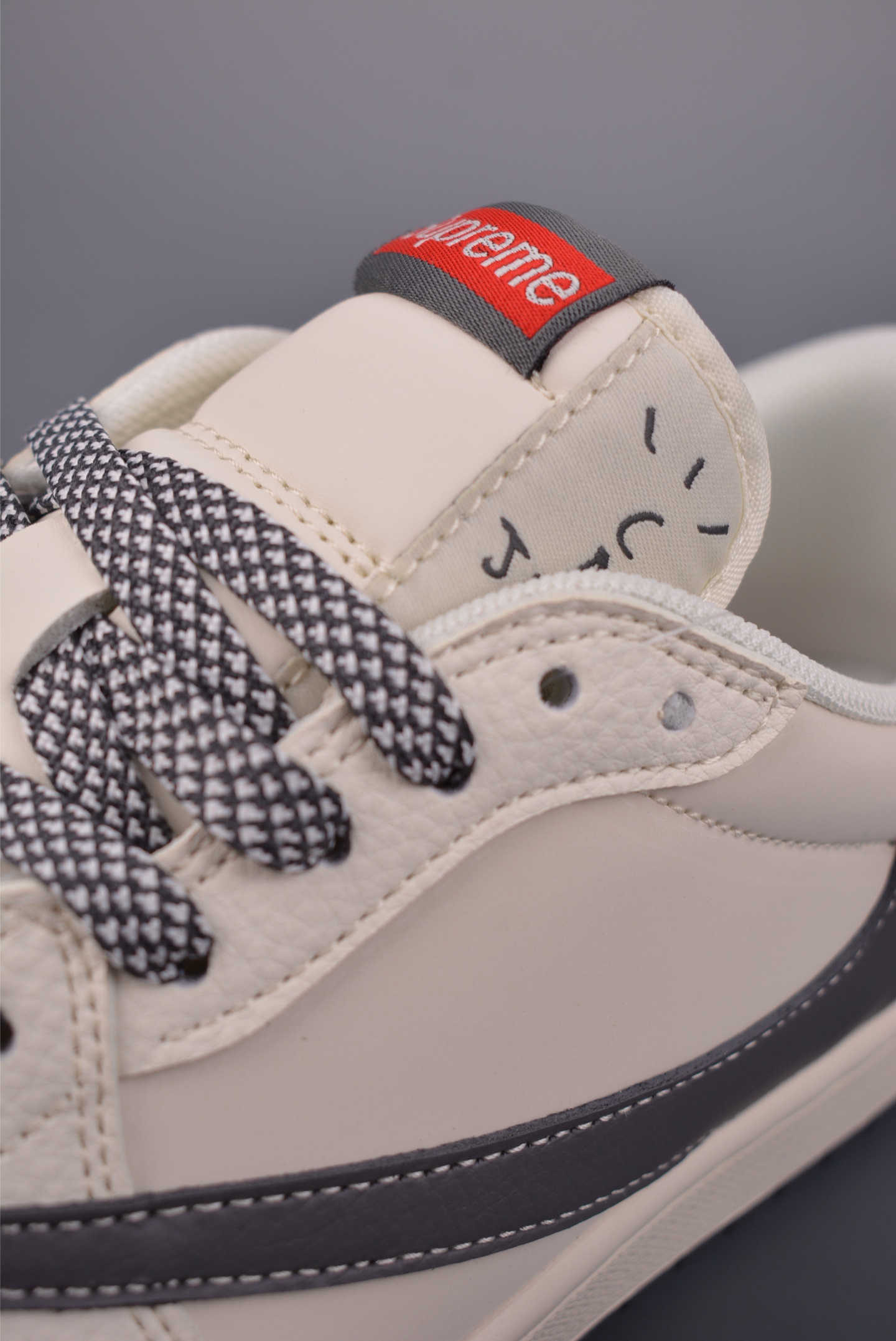 280 Fragment x Travis Scott x Supreme Air Jordan 1 Low 三方联名倒钩 QW5088-210-Chinese UA Cheap High Quatity Brand Clothes Bags handbags Sneakers wholesale wholesaler seller from China Factory suppliers Fashion Clothing Shoes best Quality Beautiful Price 280 Fragment x Travis Scott x Supreme Air Jordan 1 Low 三方联名倒钩 QW5088-210