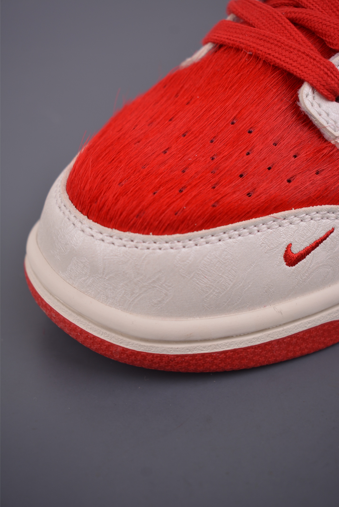 300 Nike SB Dunk Low 马年限定联名 DS6608-020