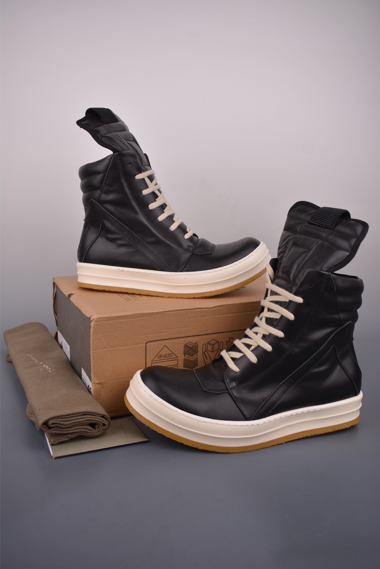 480 RO / Rick Owens 瑞克·欧文斯 高帮 东莞原厂进口全新 RU02C112-Chinese UA Cheap High Quatity Brand Clothes Bags handbags Sneakers wholesale wholesaler seller from China Factory suppliers Fashion Clothing Shoes best Quality Beautiful Price 480 RO / Rick Owens 瑞克·欧文斯 高帮 东莞原厂进口全新 RU02C112