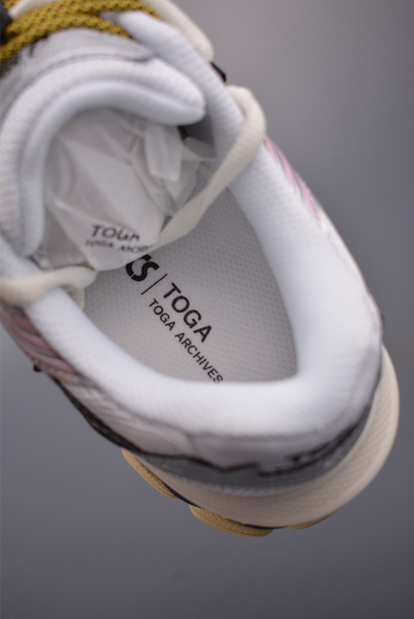 190 Asics Gel-CUMULUS 16 亚瑟士运动休闲透气专业跑鞋 1203B115-100-Chinese UA Cheap High Quatity Brand Clothes Bags handbags Sneakers wholesale wholesaler seller from China Factory suppliers Fashion Clothing Shoes best Quality Beautiful Price 190 Asics Gel-CUMULUS 16 亚瑟士运动休闲透气专业跑鞋 1203B115-100