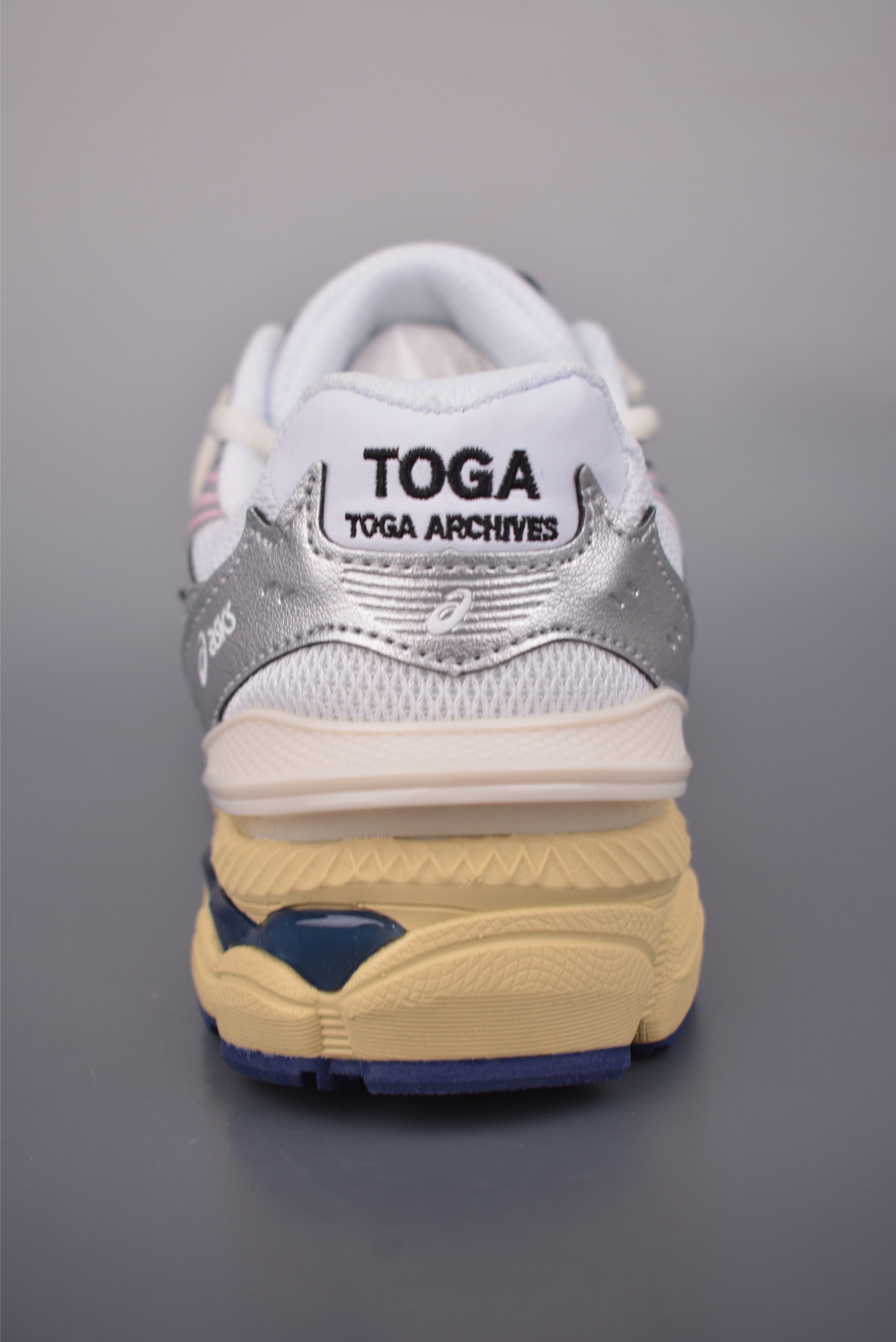 190 Asics Gel-CUMULUS 16 亚瑟士运动休闲透气专业跑鞋 1203B115-100-Chinese UA Cheap High Quatity Brand Clothes Bags handbags Sneakers wholesale wholesaler seller from China Factory suppliers Fashion Clothing Shoes best Quality Beautiful Price 190 Asics Gel-CUMULUS 16 亚瑟士运动休闲透气专业跑鞋 1203B115-100