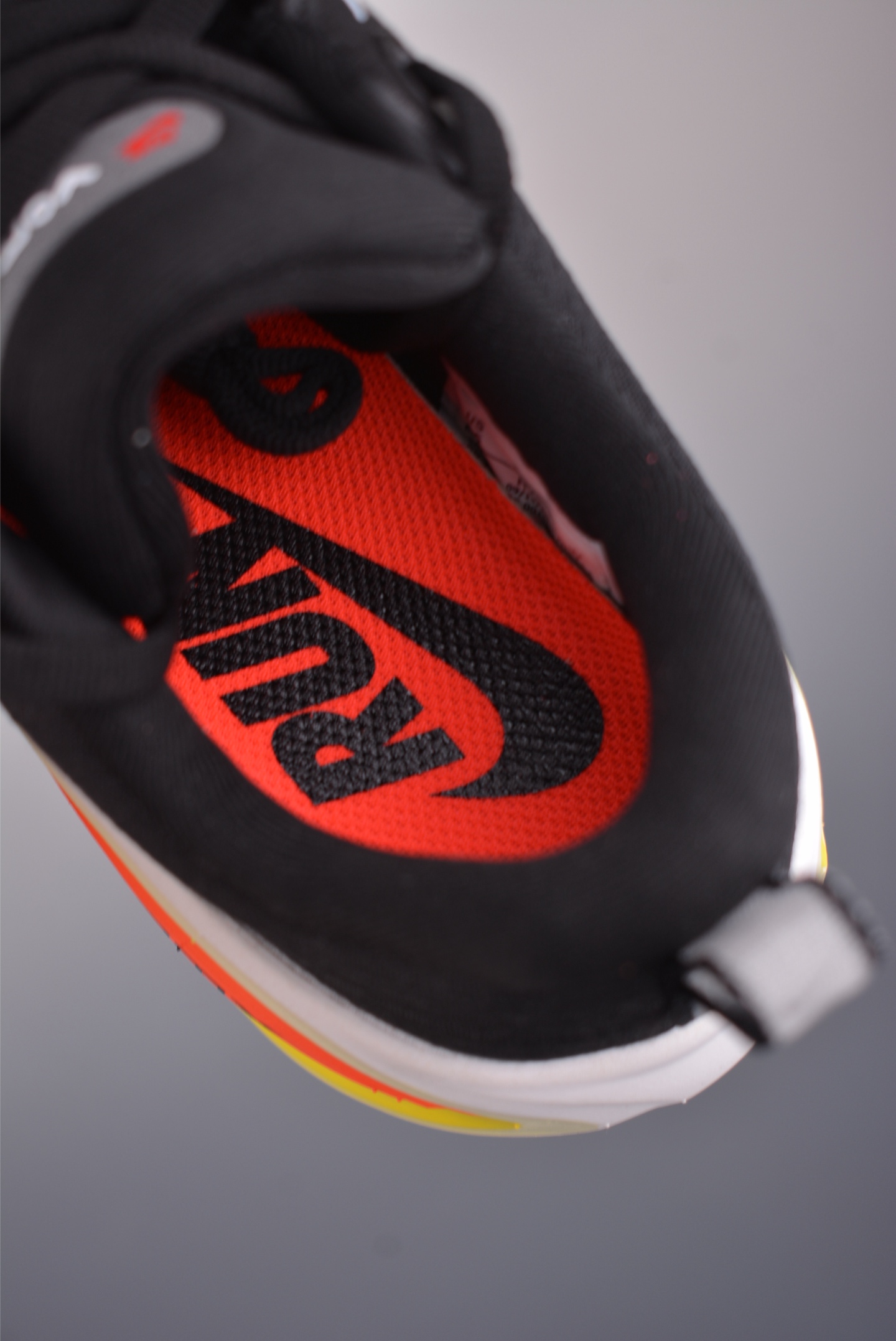 180 Nike Air Zoom Vomero Plus HV8150-009-Chinese UA Cheap High Quatity Brand Clothes Bags handbags Sneakers wholesale wholesaler seller from China Factory suppliers Fashion Clothing Shoes best Quality Beautiful Price 180 Nike Air Zoom Vomero Plus HV8150-009