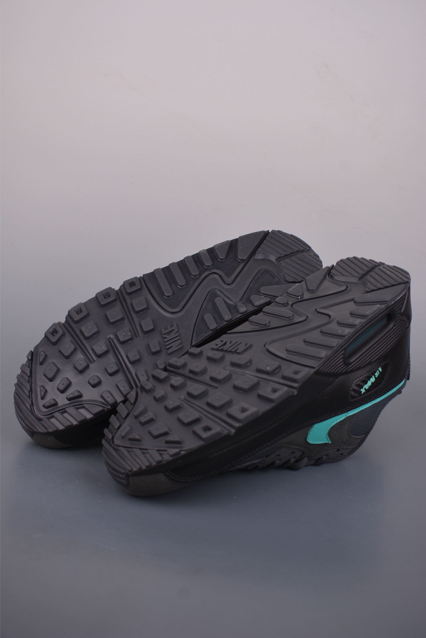 200 NIKE Air Max90 FUTURA 渠道原盒原标 经典拼接网面 IF0670-002-Chinese UA Cheap High Quatity Brand Clothes Bags handbags Sneakers wholesale wholesaler seller from China Factory suppliers Fashion Clothing Shoes best Quality Beautiful Price 200 NIKE Air Max90 FUTURA 渠道原盒原标 经典拼接网面 IF0670-002