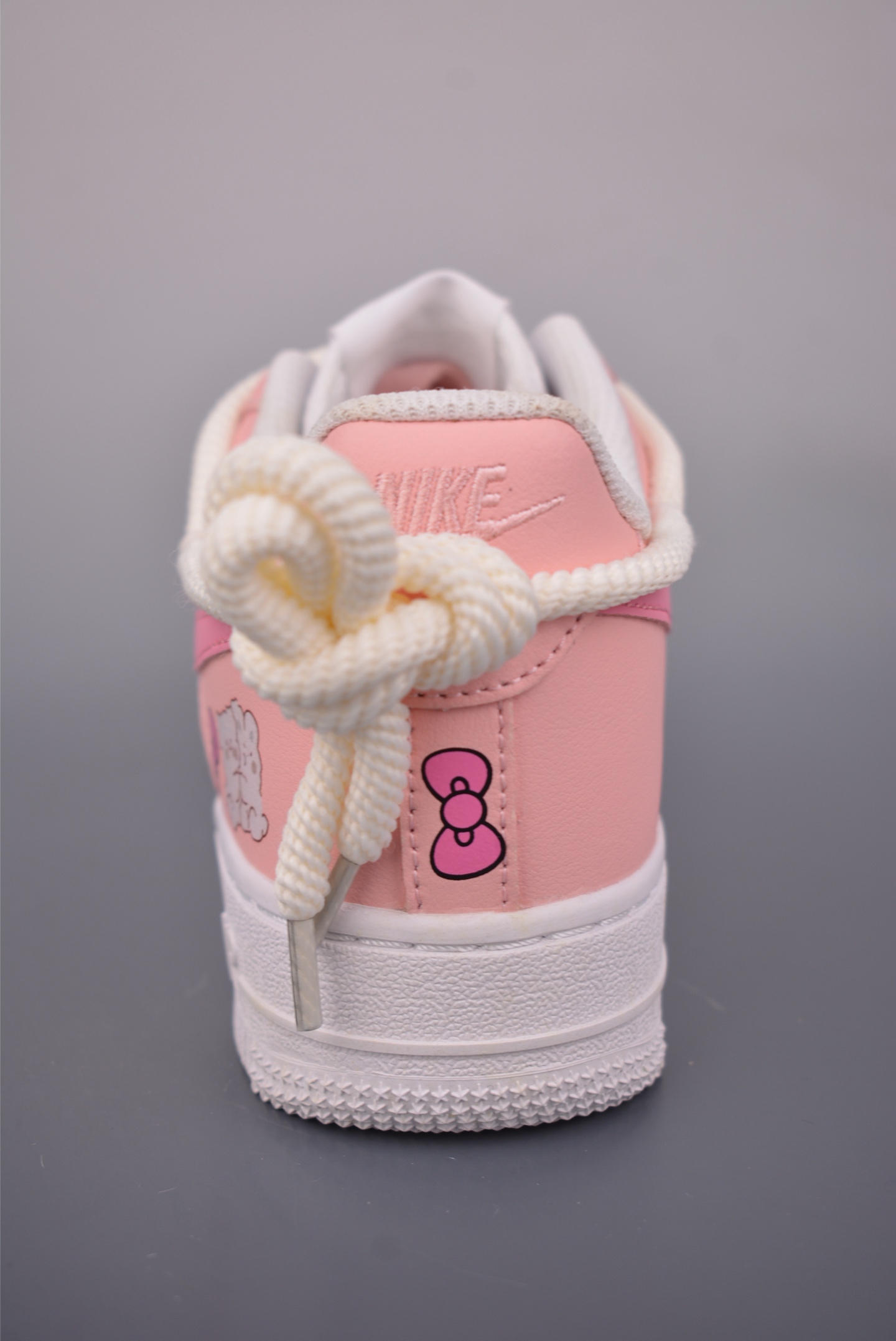 260 Nike Air Force 1 Low 粉甜凯蒂 解构绑带 YY2024-762-Chinese UA Cheap High Quatity Brand Clothes Bags handbags Sneakers wholesale wholesaler seller from China Factory suppliers Fashion Clothing Shoes best Quality Beautiful Price 260 Nike Air Force 1 Low 粉甜凯蒂 解构绑带 YY2024-762