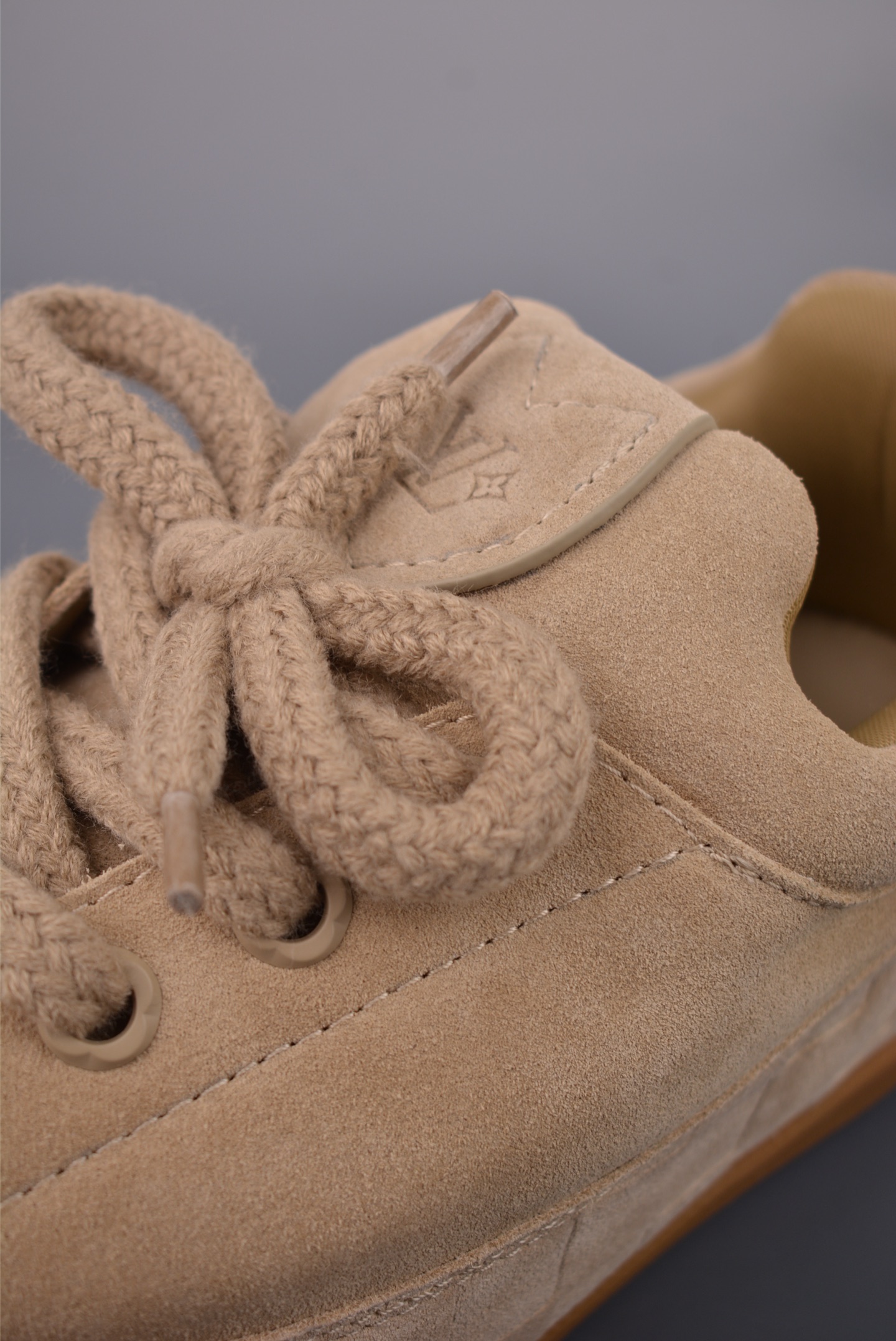 600 LOUIS VUITTON x Nigo Yeti Fw25联名款 绒面牛皮革 圆头系带阿甘鞋 及踝雪地靴 BP9S7H-Chinese UA Cheap High Quatity Brand Clothes Bags handbags Sneakers wholesale wholesaler seller from China Factory suppliers Fashion Clothing Shoes best Quality Beautiful Price 600 LOUIS VUITTON x Nigo Yeti Fw25联名款 绒面牛皮革 圆头系带阿甘鞋 及踝雪地靴 BP9S7H