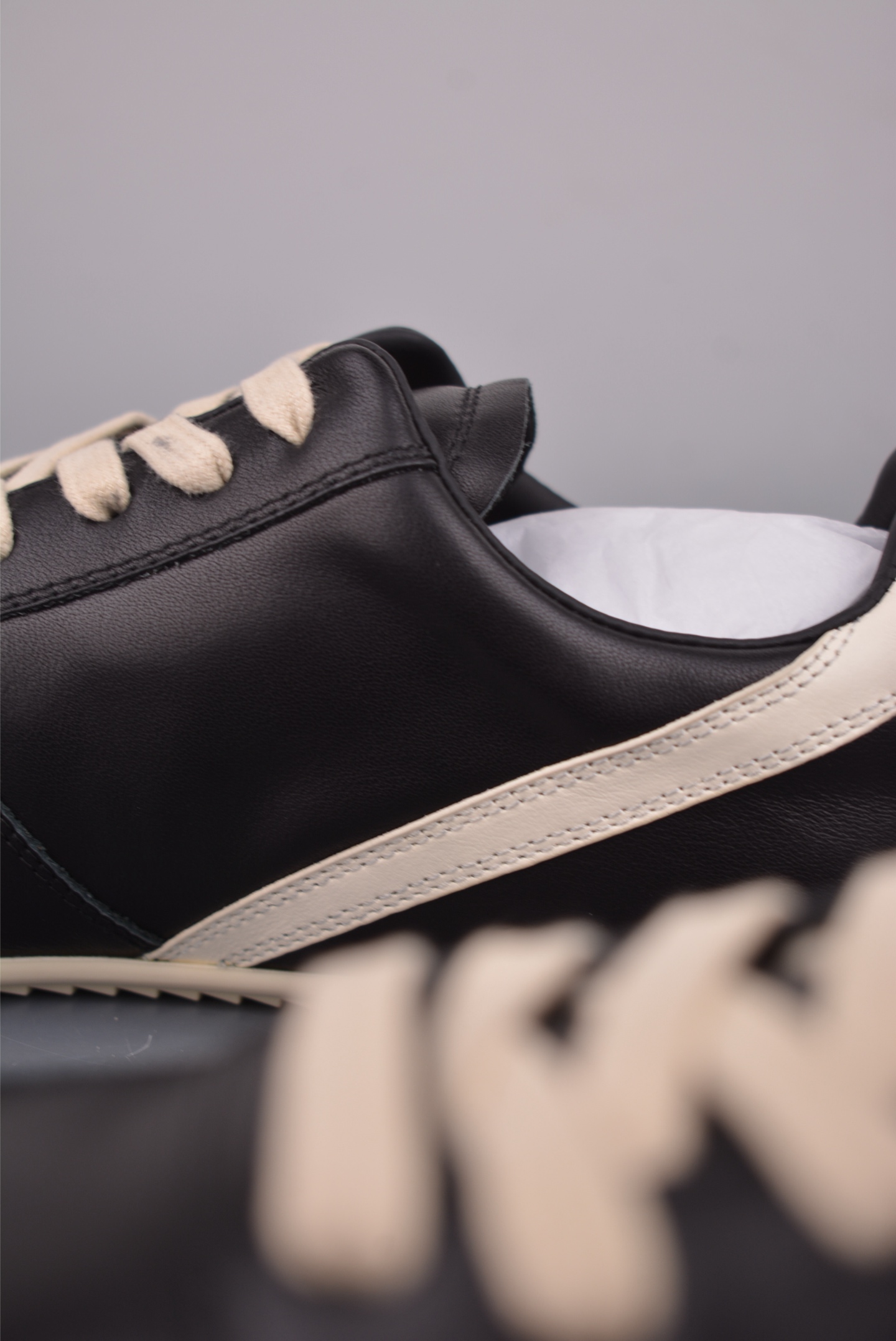 500 RO / Rick Owens 瑞克·欧文斯 莞产Runner 薄底款 德训低帮休闲板鞋 RU02E1889-Chinese UA Cheap High Quatity Brand Clothes Bags handbags Sneakers wholesale wholesaler seller from China Factory suppliers Fashion Clothing Shoes best Quality Beautiful Price 500 RO / Rick Owens 瑞克·欧文斯 莞产Runner 薄底款 德训低帮休闲板鞋 RU02E1889