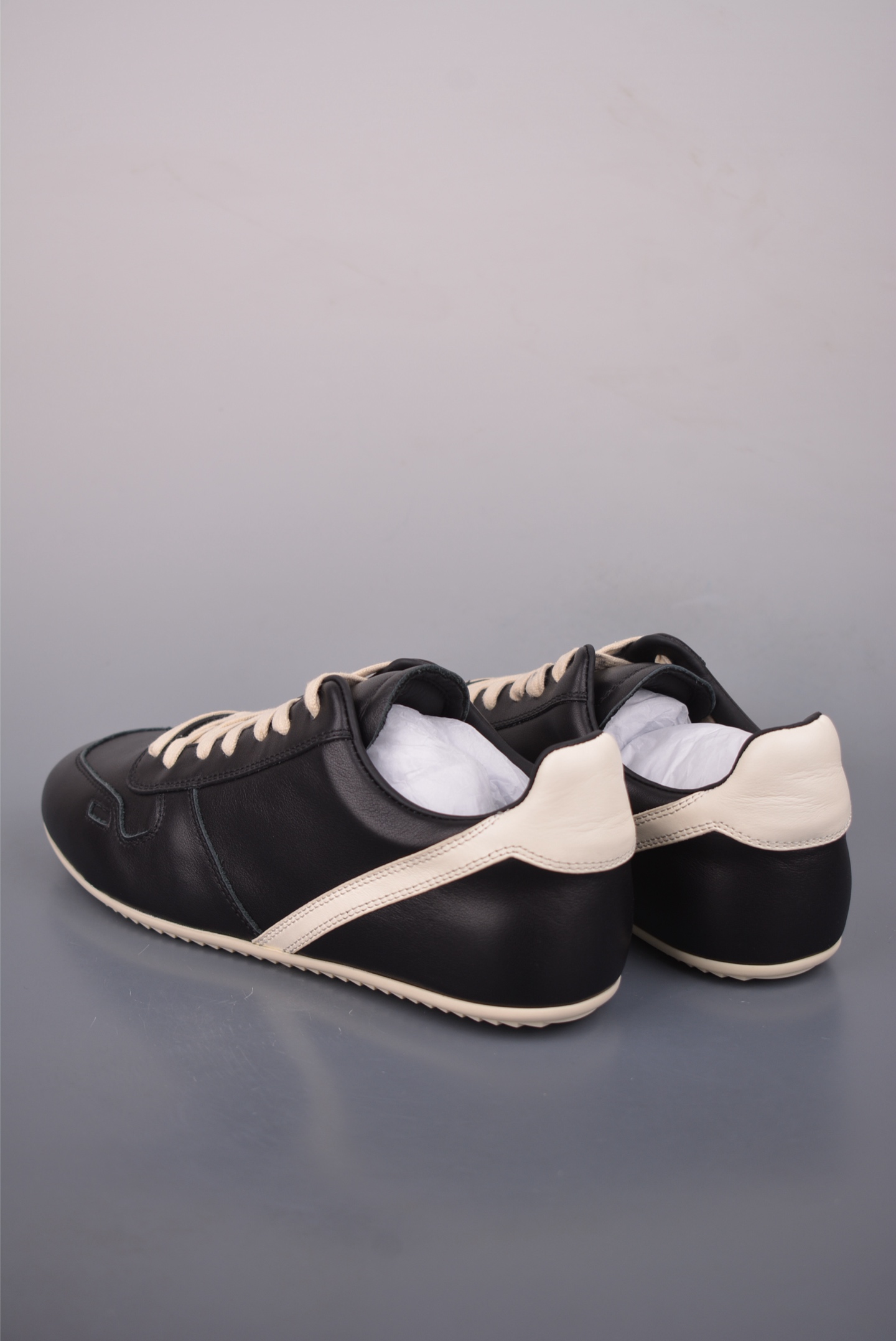 500 RO / Rick Owens 瑞克·欧文斯 莞产Runner 薄底款 德训低帮休闲板鞋 RU02E1889-Chinese UA Cheap High Quatity Brand Clothes Bags handbags Sneakers wholesale wholesaler seller from China Factory suppliers Fashion Clothing Shoes best Quality Beautiful Price 500 RO / Rick Owens 瑞克·欧文斯 莞产Runner 薄底款 德训低帮休闲板鞋 RU02E1889