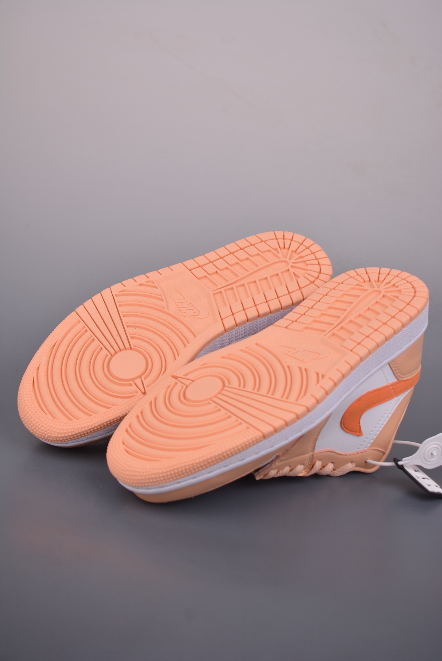 200 Air Jordan 1 Low 日落黄 AJ1乔1低帮休闲板鞋 DC0774-801-Chinese UA Cheap High Quatity Brand Clothes Bags handbags Sneakers wholesale wholesaler seller from China Factory suppliers Fashion Clothing Shoes best Quality Beautiful Price 200 Air Jordan 1 Low 日落黄 AJ1乔1低帮休闲板鞋 DC0774-801