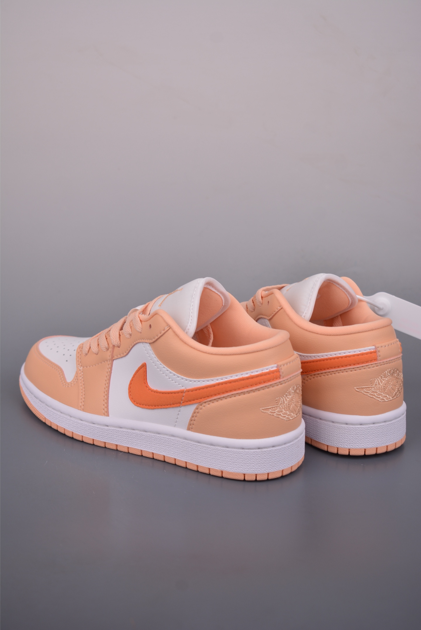 200 Air Jordan 1 Low 日落黄 AJ1乔1低帮休闲板鞋 DC0774-801-Chinese UA Cheap High Quatity Brand Clothes Bags handbags Sneakers wholesale wholesaler seller from China Factory suppliers Fashion Clothing Shoes best Quality Beautiful Price 200 Air Jordan 1 Low 日落黄 AJ1乔1低帮休闲板鞋 DC0774-801