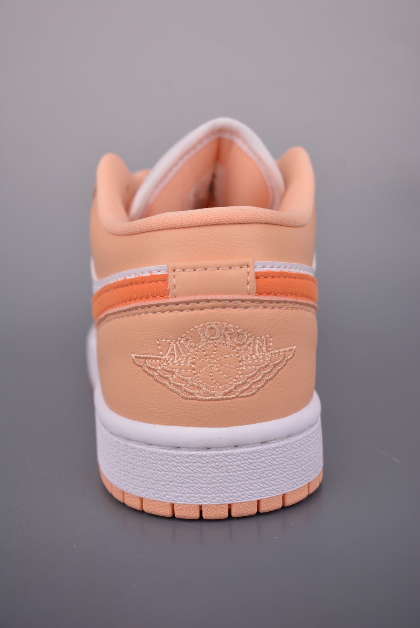 200 Air Jordan 1 Low 日落黄 AJ1乔1低帮休闲板鞋 DC0774-801-Chinese UA Cheap High Quatity Brand Clothes Bags handbags Sneakers wholesale wholesaler seller from China Factory suppliers Fashion Clothing Shoes best Quality Beautiful Price 200 Air Jordan 1 Low 日落黄 AJ1乔1低帮休闲板鞋 DC0774-801