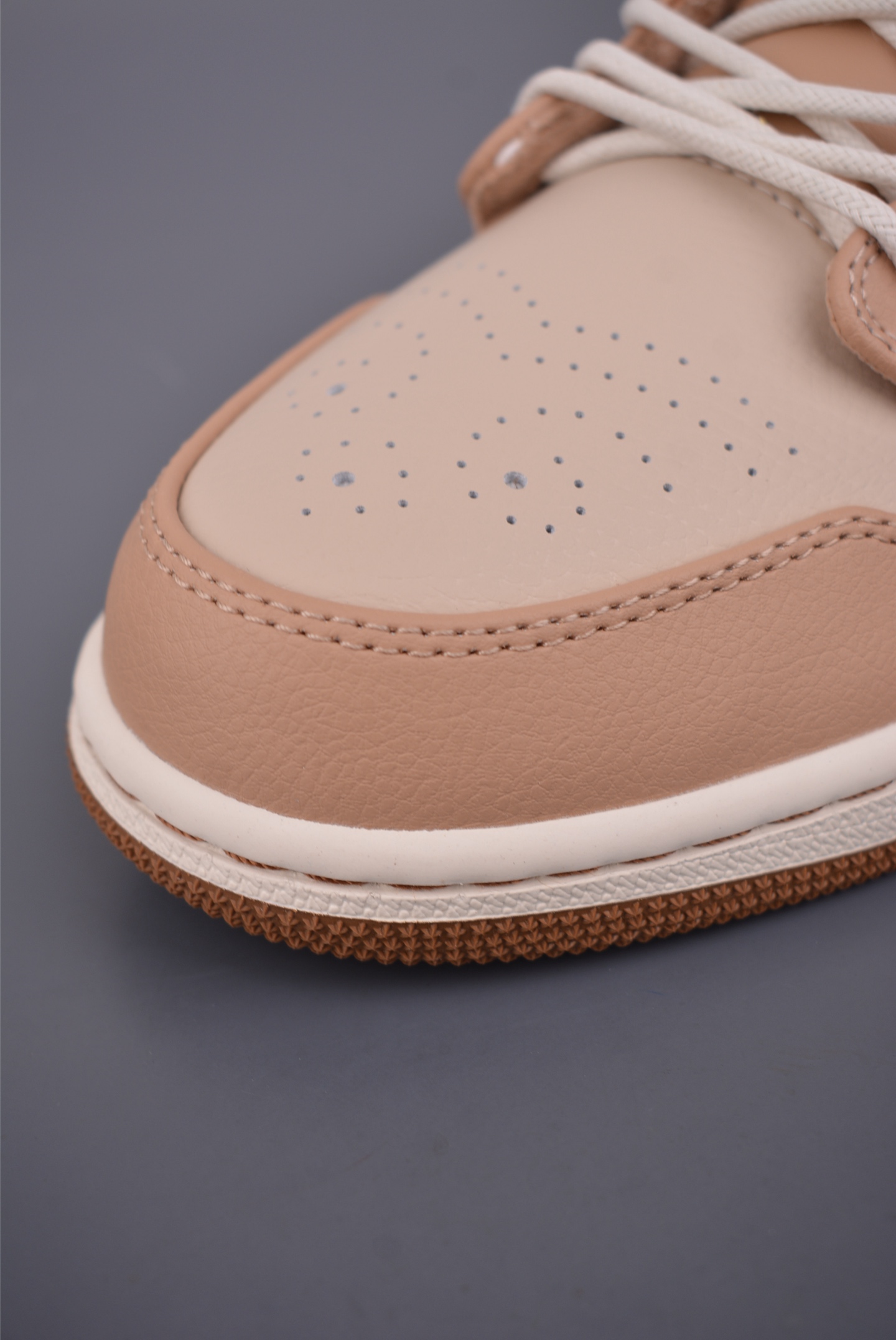 200 Air Jordan 1 Low 白褐 AJ1乔1低帮休闲板鞋 HF5753-221-Chinese UA Cheap High Quatity Brand Clothes Bags handbags Sneakers wholesale wholesaler seller from China Factory suppliers Fashion Clothing Shoes best Quality Beautiful Price 200 Air Jordan 1 Low 白褐 AJ1乔1低帮休闲板鞋 HF5753-221