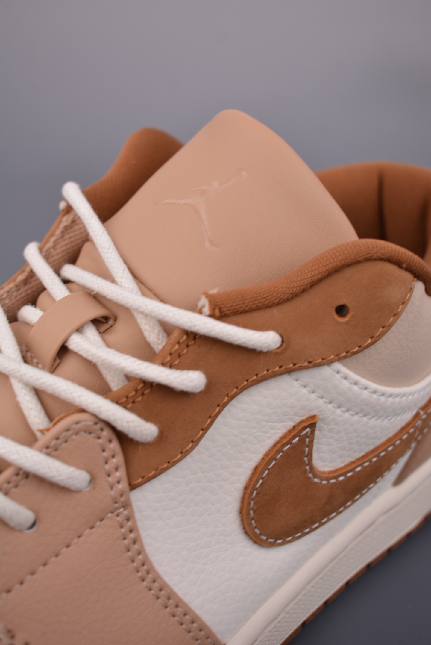 200 Air Jordan 1 Low 白褐 AJ1乔1低帮休闲板鞋 HF5753-221-Chinese UA Cheap High Quatity Brand Clothes Bags handbags Sneakers wholesale wholesaler seller from China Factory suppliers Fashion Clothing Shoes best Quality Beautiful Price 200 Air Jordan 1 Low 白褐 AJ1乔1低帮休闲板鞋 HF5753-221