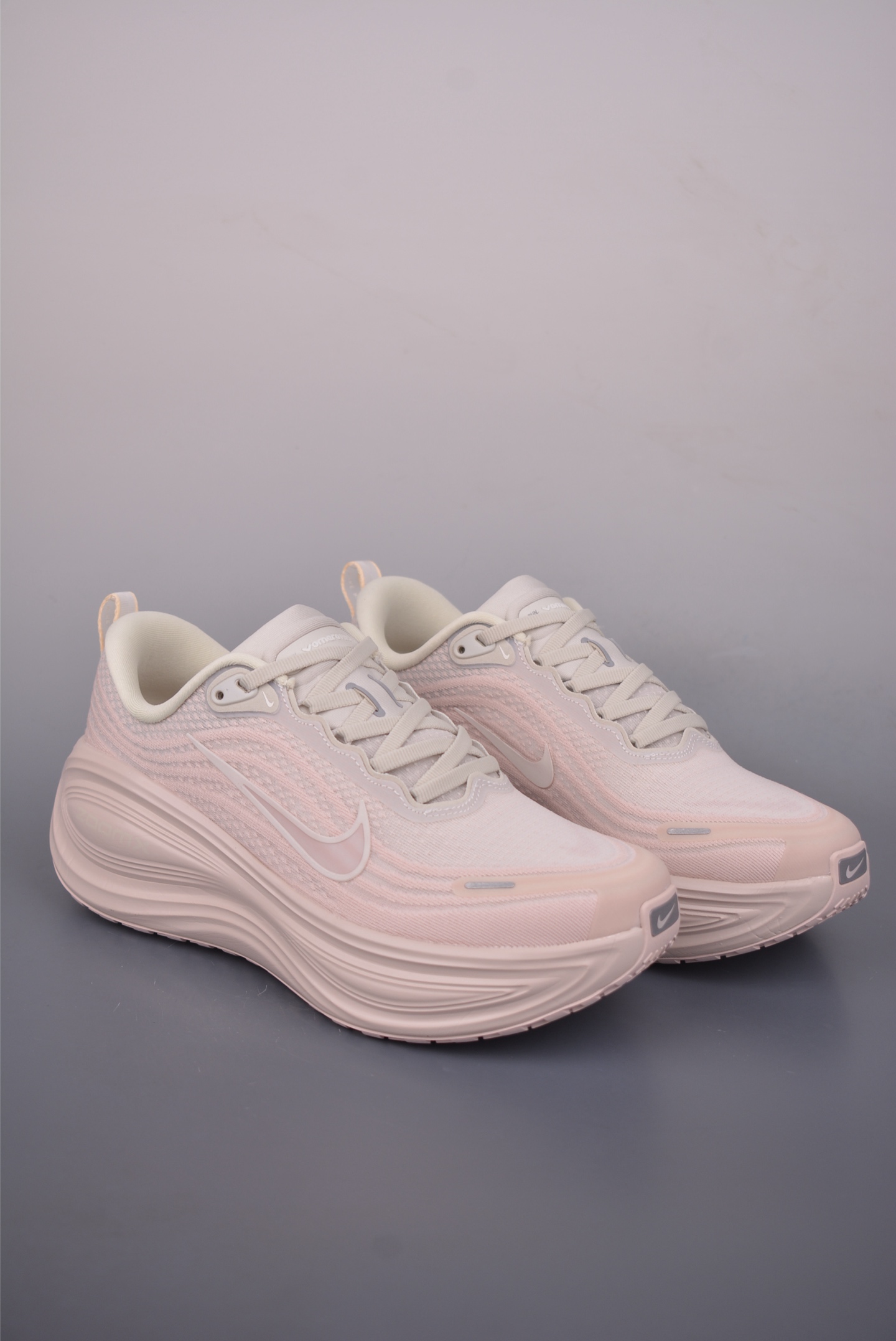 180 Nike Air Zoom Vomero Plus HV8154-603-Chinese UA Cheap High Quatity Brand Clothes Bags handbags Sneakers wholesale wholesaler seller from China Factory suppliers Fashion Clothing Shoes best Quality Beautiful Price 180 Nike Air Zoom Vomero Plus HV8154-603