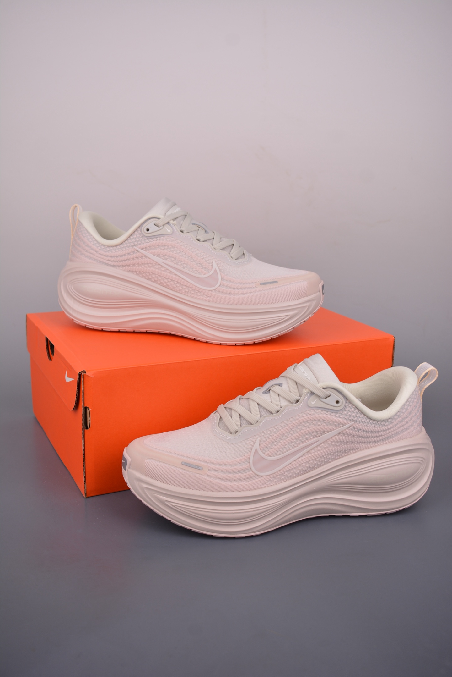 180 Nike Air Zoom Vomero Plus HV8154-603-Chinese UA Cheap High Quatity Brand Clothes Bags handbags Sneakers wholesale wholesaler seller from China Factory suppliers Fashion Clothing Shoes best Quality Beautiful Price 180 Nike Air Zoom Vomero Plus HV8154-603