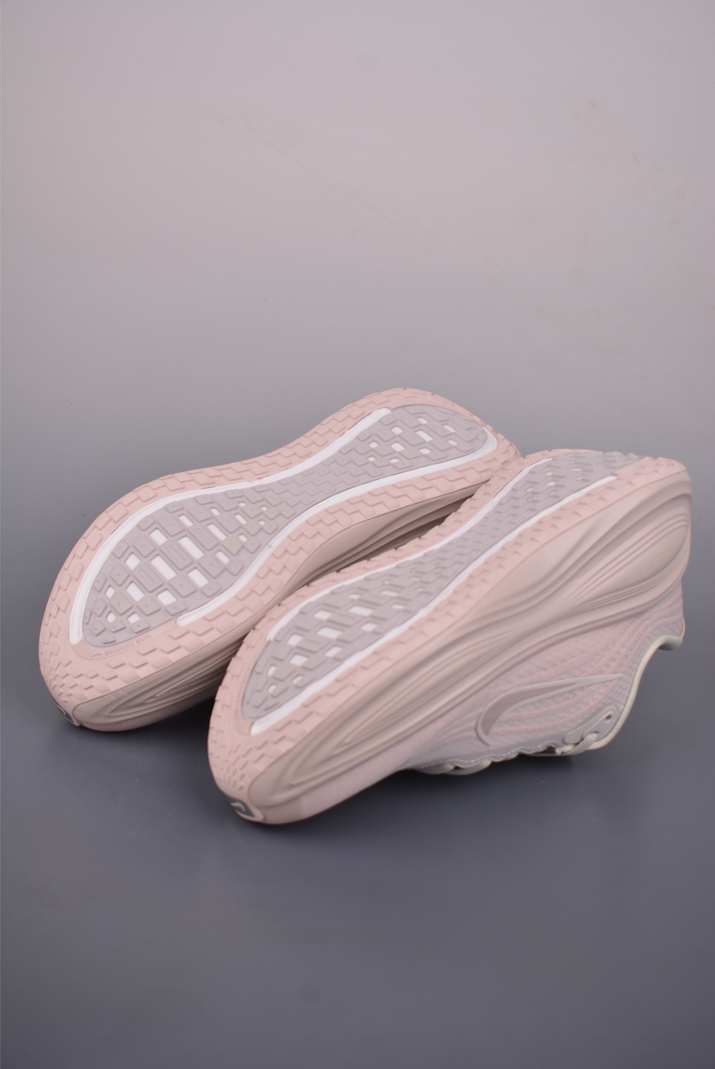 180 Nike Air Zoom Vomero Plus HV8154-603-Chinese UA Cheap High Quatity Brand Clothes Bags handbags Sneakers wholesale wholesaler seller from China Factory suppliers Fashion Clothing Shoes best Quality Beautiful Price 180 Nike Air Zoom Vomero Plus HV8154-603