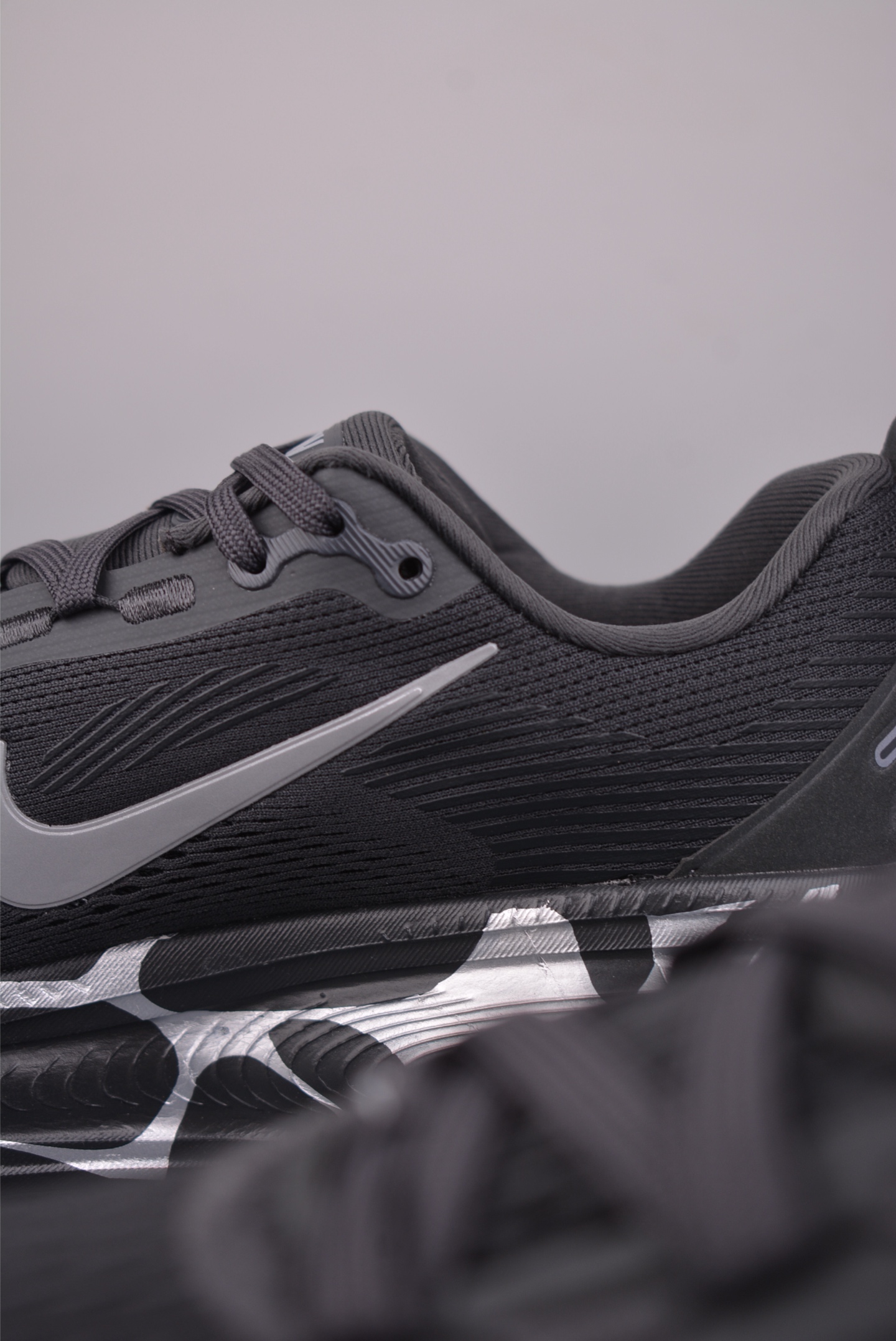 180 Nike Air Zoom Vomero Plus IM6010-060-Chinese UA Cheap High Quatity Brand Clothes Bags handbags Sneakers wholesale wholesaler seller from China Factory suppliers Fashion Clothing Shoes best Quality Beautiful Price 180 Nike Air Zoom Vomero Plus IM6010-060
