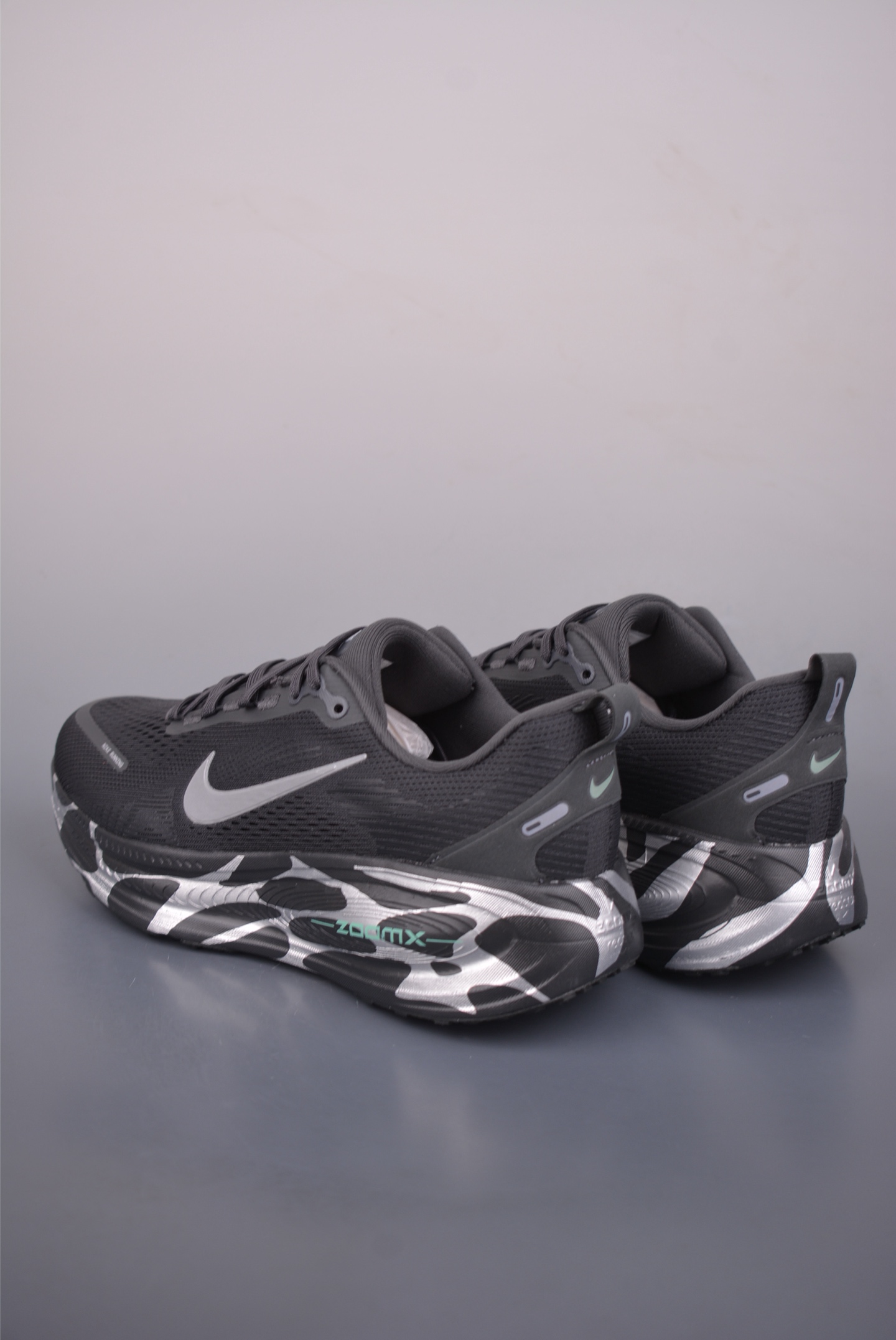 180 Nike Air Zoom Vomero Plus IM6010-060-Chinese UA Cheap High Quatity Brand Clothes Bags handbags Sneakers wholesale wholesaler seller from China Factory suppliers Fashion Clothing Shoes best Quality Beautiful Price 180 Nike Air Zoom Vomero Plus IM6010-060
