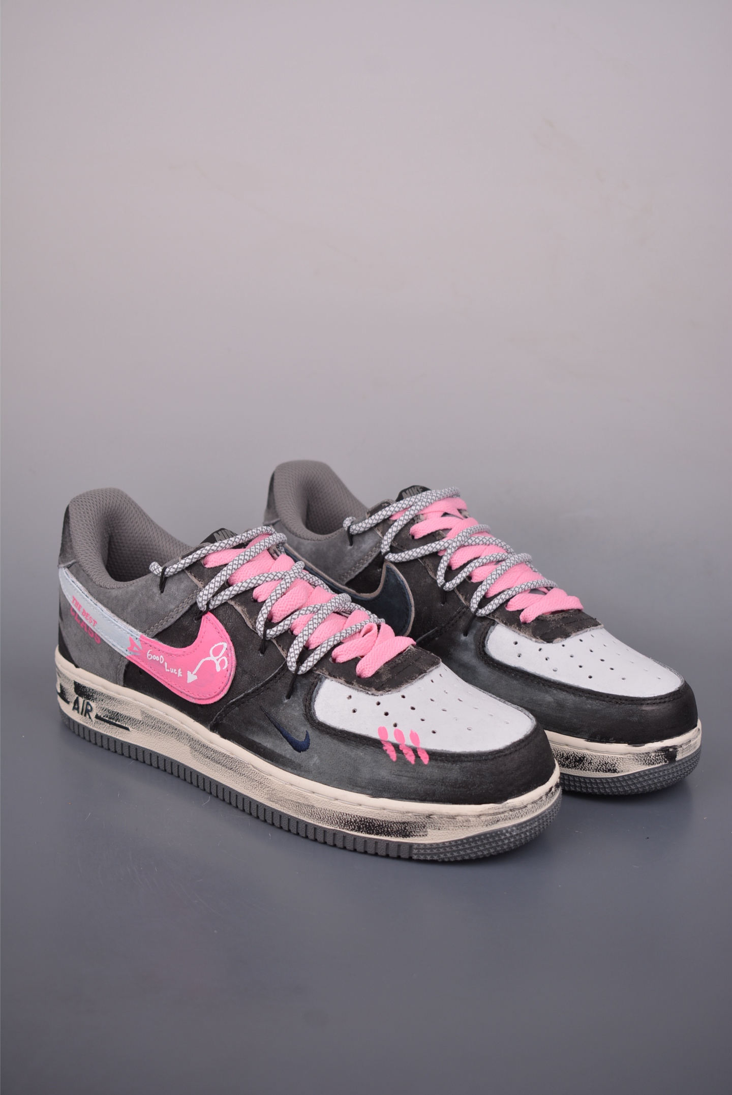 💰260
Nike Air Force 1 Low 手绘灰粉 解构绑带
原楦头原纸板 打造纯正空军版型
专注外贸渠道 全掌内置蜂窝气垫
原盒配件 原厂中底钢印、拉帮完美
官方货号: YD2425 880K
Size: 36 36.5 37.5 38 38.5 39 40 40.5 41 42 42.5 43 44 45