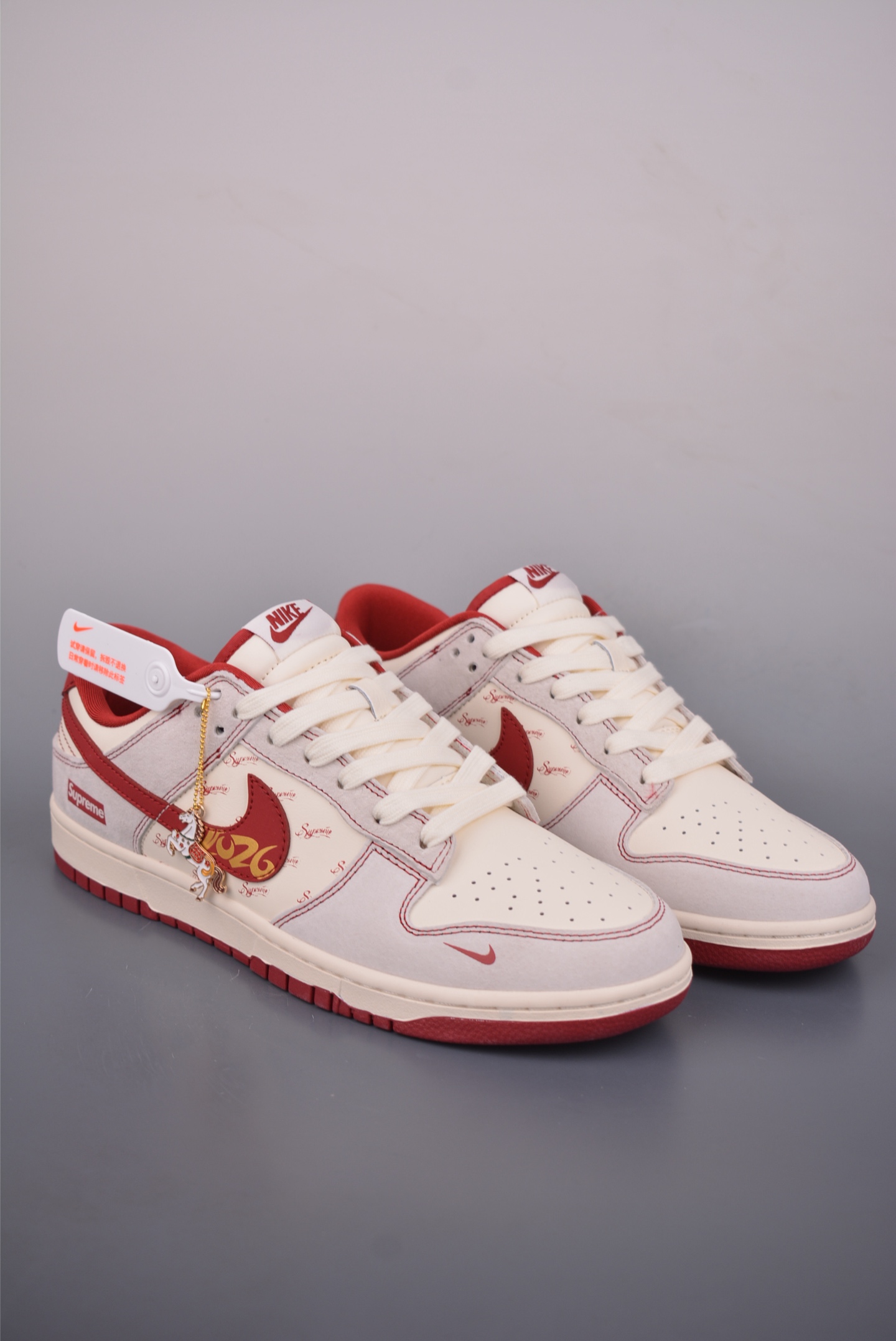 💰280
Nike SB Dunk Low Supreme联名
纯原大厂出品 极力推荐
原装头层材料 独家版型蒸餾加工
帶來的是更好的视觉和脚感体验
大厂纯原品质出货 清洁度
电绣工艺 皮料切割干净无任何毛边 细节完美
官方货号: JP2026 11027 110
尺码:36 36.5 37.5 38 38.5 39 40 40.5 41 42 42.5 43 44 45