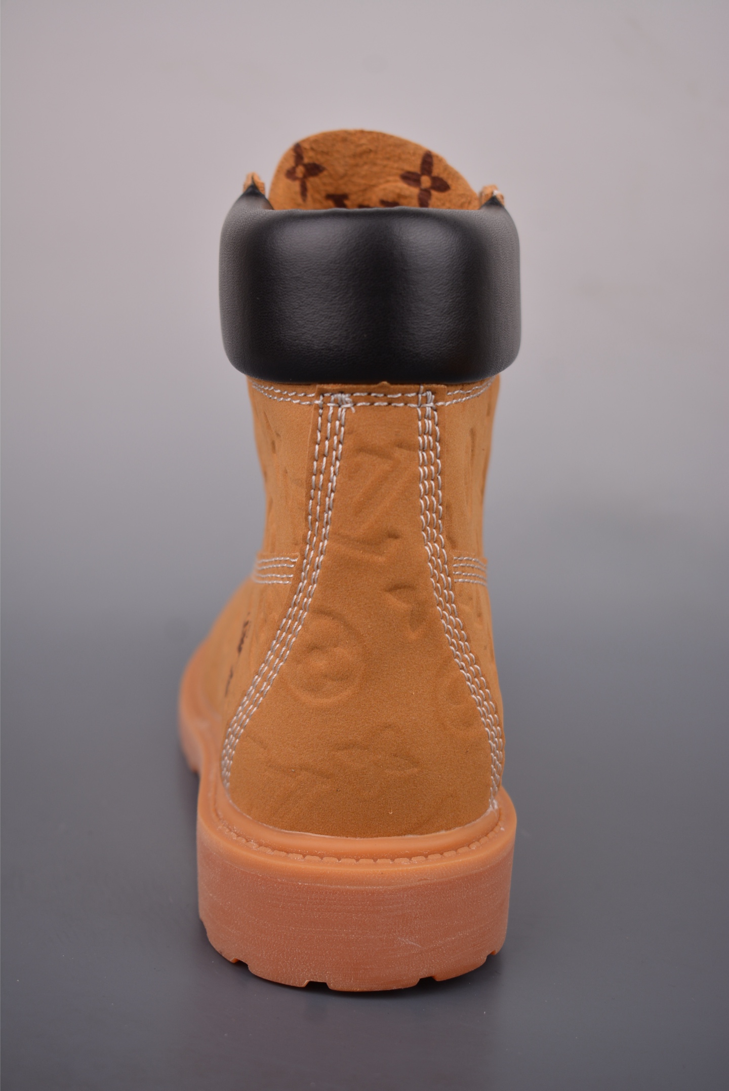 200 Lv x Timberland Lv联名添柏岚大黄靴 100631216-Chinese UA Cheap High Quatity Brand Clothes Bags handbags Sneakers wholesale wholesaler seller from China Factory suppliers Fashion Clothing Shoes best Quality Beautiful Price 200 Lv x Timberland Lv联名添柏岚大黄靴 100631216