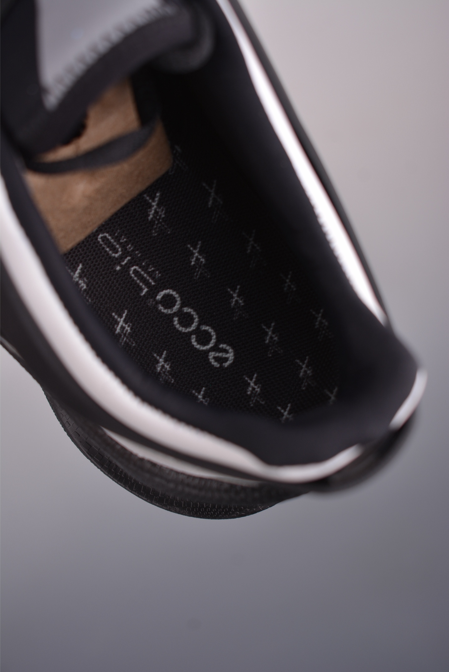 280 ECCO爱步运动鞋 BIOMC系列全新品质 透气轻便防滑缓震牛皮跑鞋健步 803324