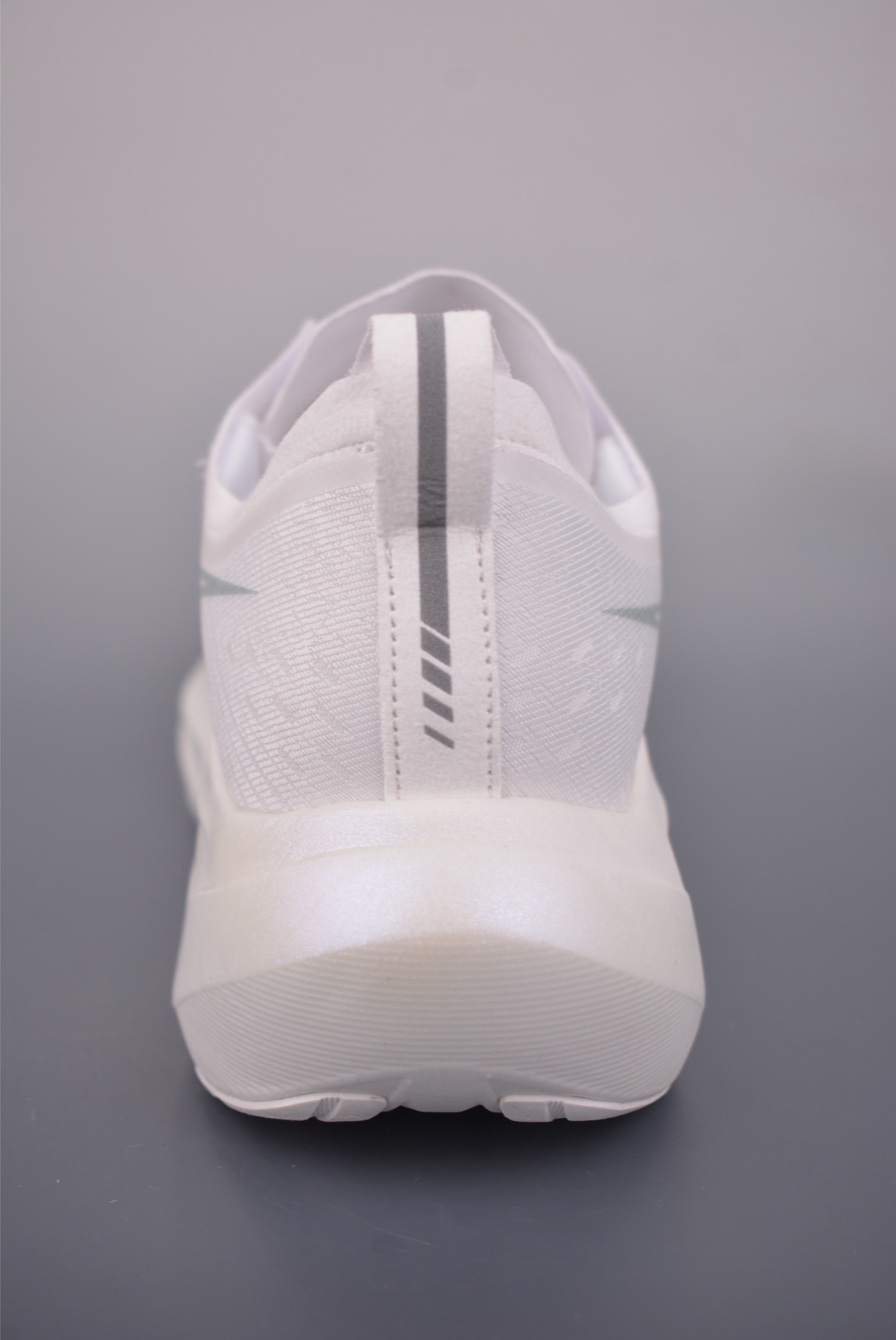 160 Asics Megablast 亚瑟士运动休闲透气专业跑鞋 1013A170