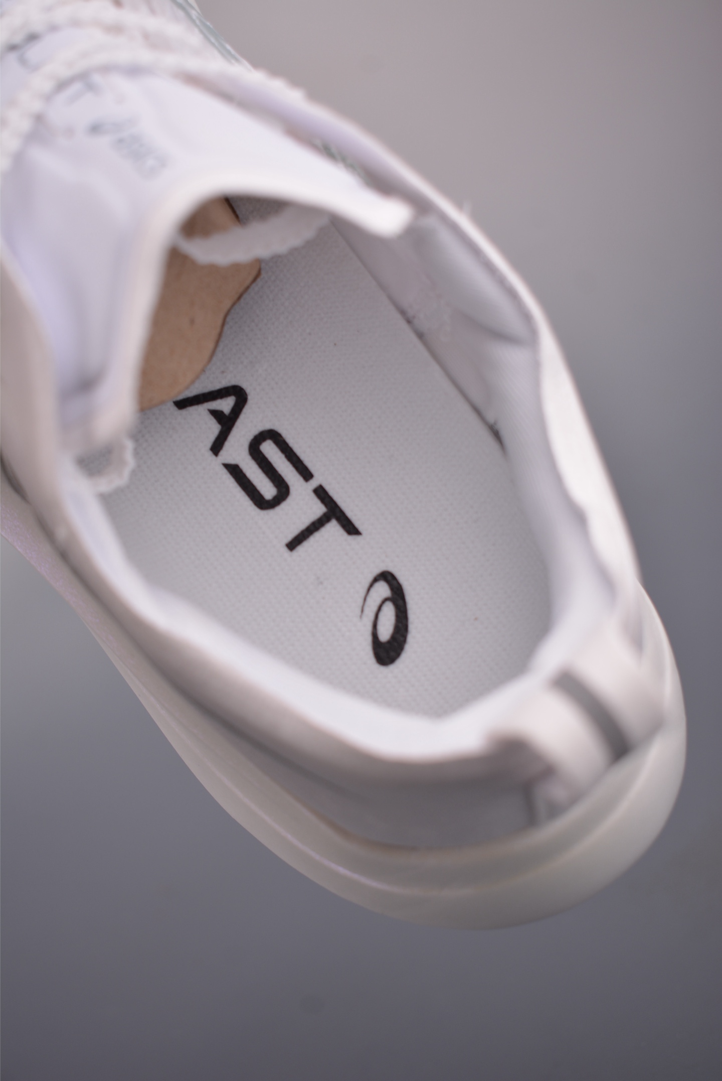 160 Asics Megablast 亚瑟士运动休闲透气专业跑鞋 1013A170