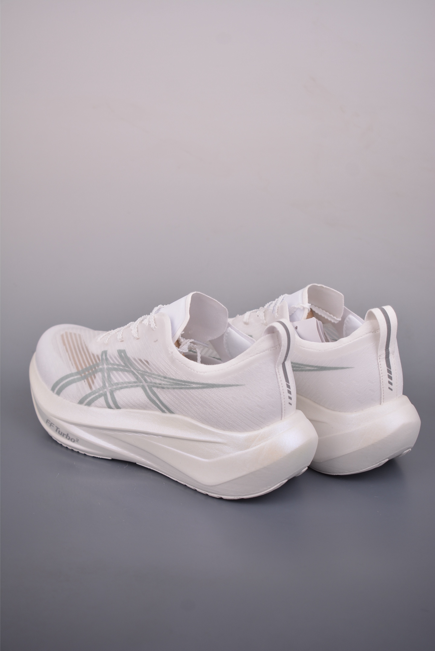 160 Asics Megablast 亚瑟士运动休闲透气专业跑鞋 1013A170