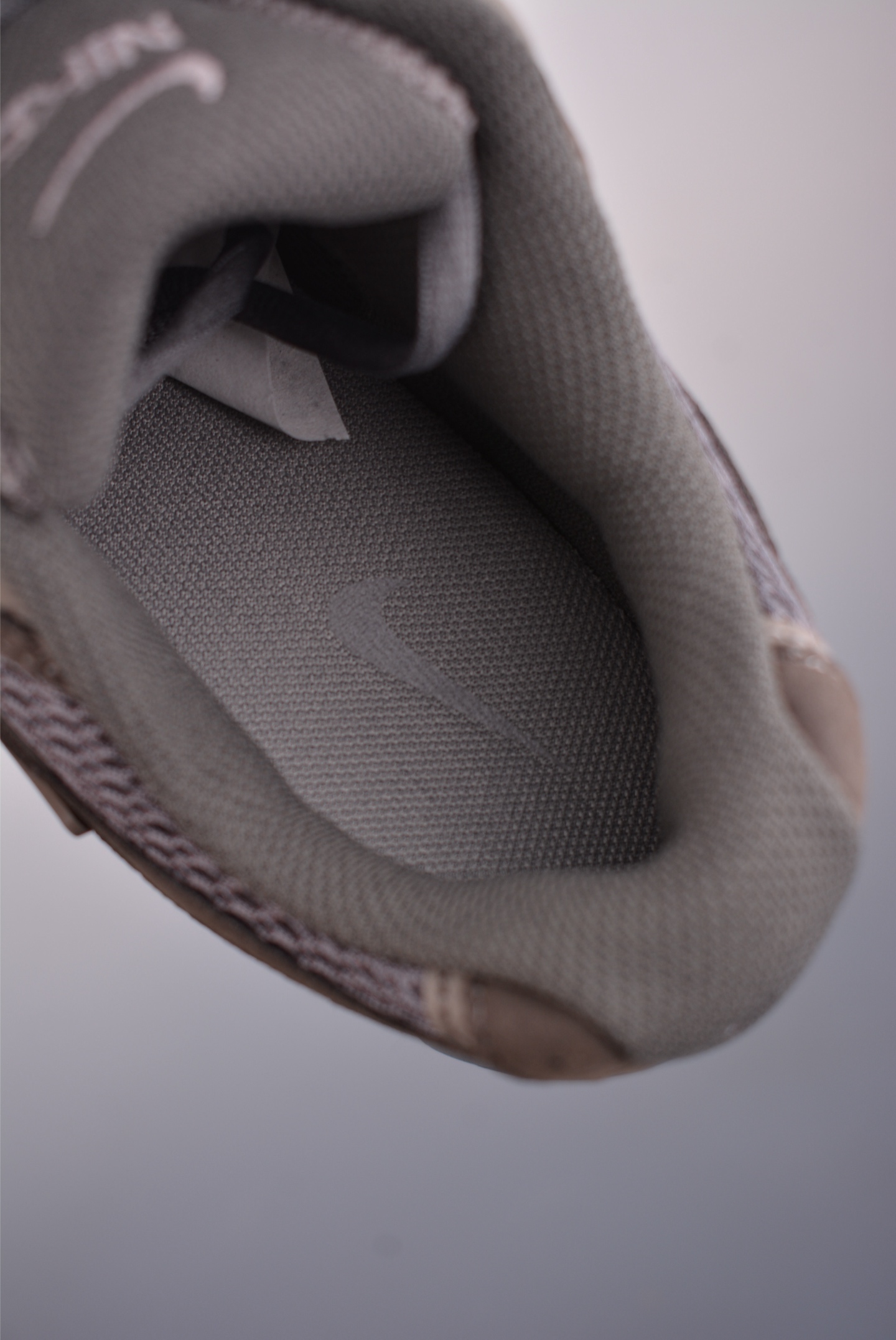 Nike V5 RNR 舒适百搭防滑耐磨 低帮跑步鞋 116292-200-Top High Quatity Cheap Sneakers Fashion Clothing Clothes Bags handbags Shoes of all Brand wholesale With The best Quality And Beautiful Price from China Factory Chinese suppliers wholesaler seller Nike V5 RNR 舒适百搭防滑耐磨 低帮跑步鞋 116292-200