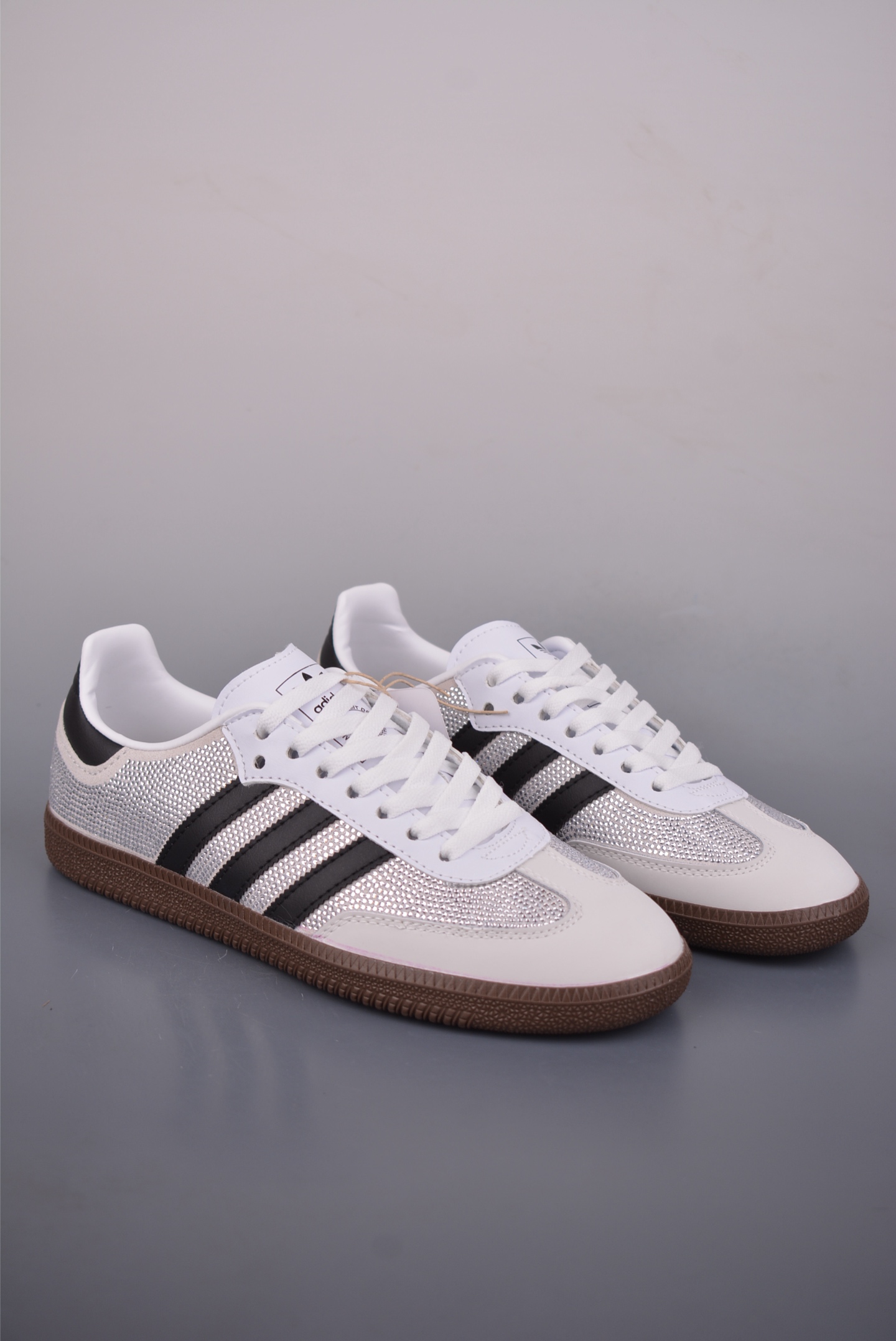 140 Adidas三叶草SAMBA 休闲板鞋 性价比天花板 IH9055-Chinese UA Cheap High Quatity Brand Clothes Bags handbags Sneakers wholesale wholesaler seller from China Factory suppliers Fashion Clothing Shoes best Quality Beautiful Price 140 Adidas三叶草SAMBA 休闲板鞋 性价比天花板 IH9055