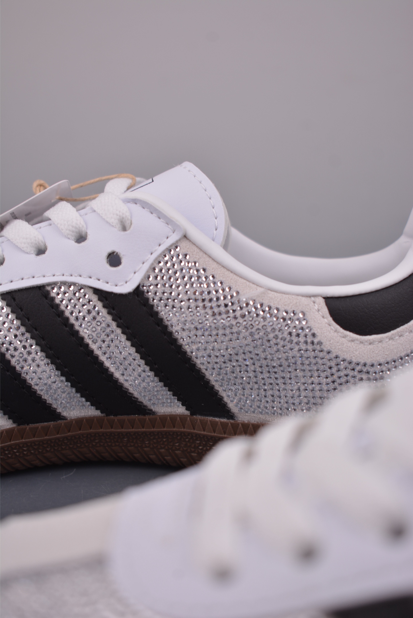 140 Adidas三叶草SAMBA 休闲板鞋 性价比天花板 IH9055-Chinese UA Cheap High Quatity Brand Clothes Bags handbags Sneakers wholesale wholesaler seller from China Factory suppliers Fashion Clothing Shoes best Quality Beautiful Price 140 Adidas三叶草SAMBA 休闲板鞋 性价比天花板 IH9055