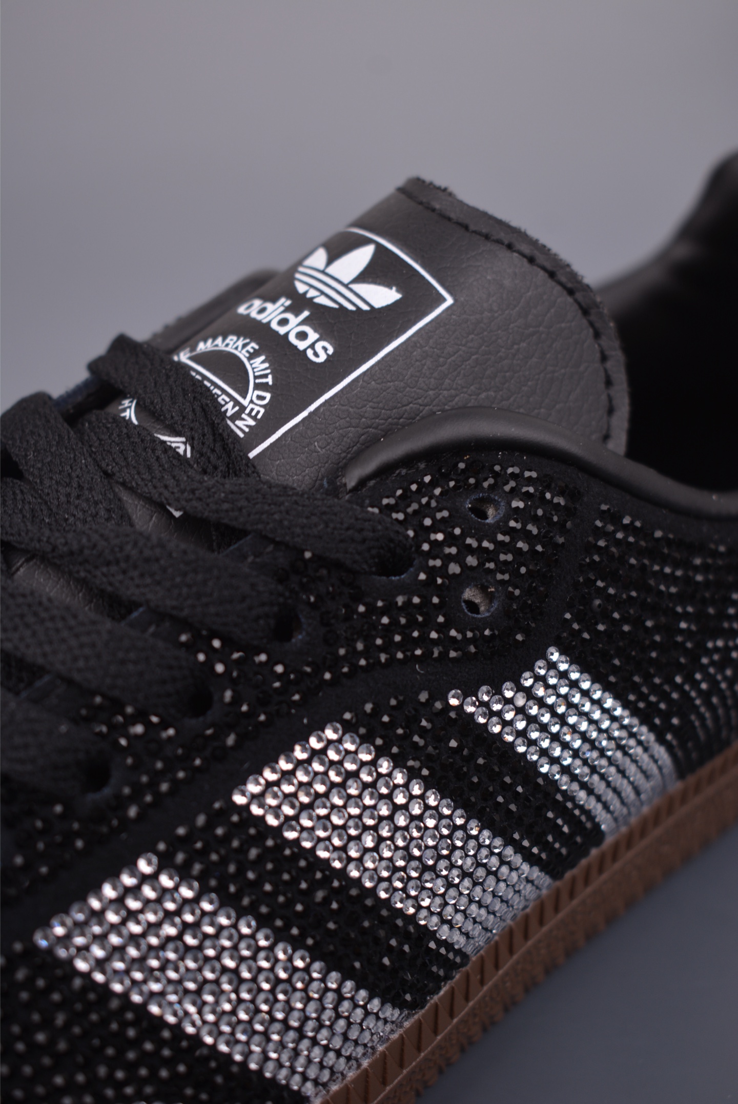 140 Adidas三叶草SAMBA 休闲板鞋 性价比天花板 IH9052-Chinese UA Cheap High Quatity Brand Clothes Bags handbags Sneakers wholesale wholesaler seller from China Factory suppliers Fashion Clothing Shoes best Quality Beautiful Price 140 Adidas三叶草SAMBA 休闲板鞋 性价比天花板 IH9052