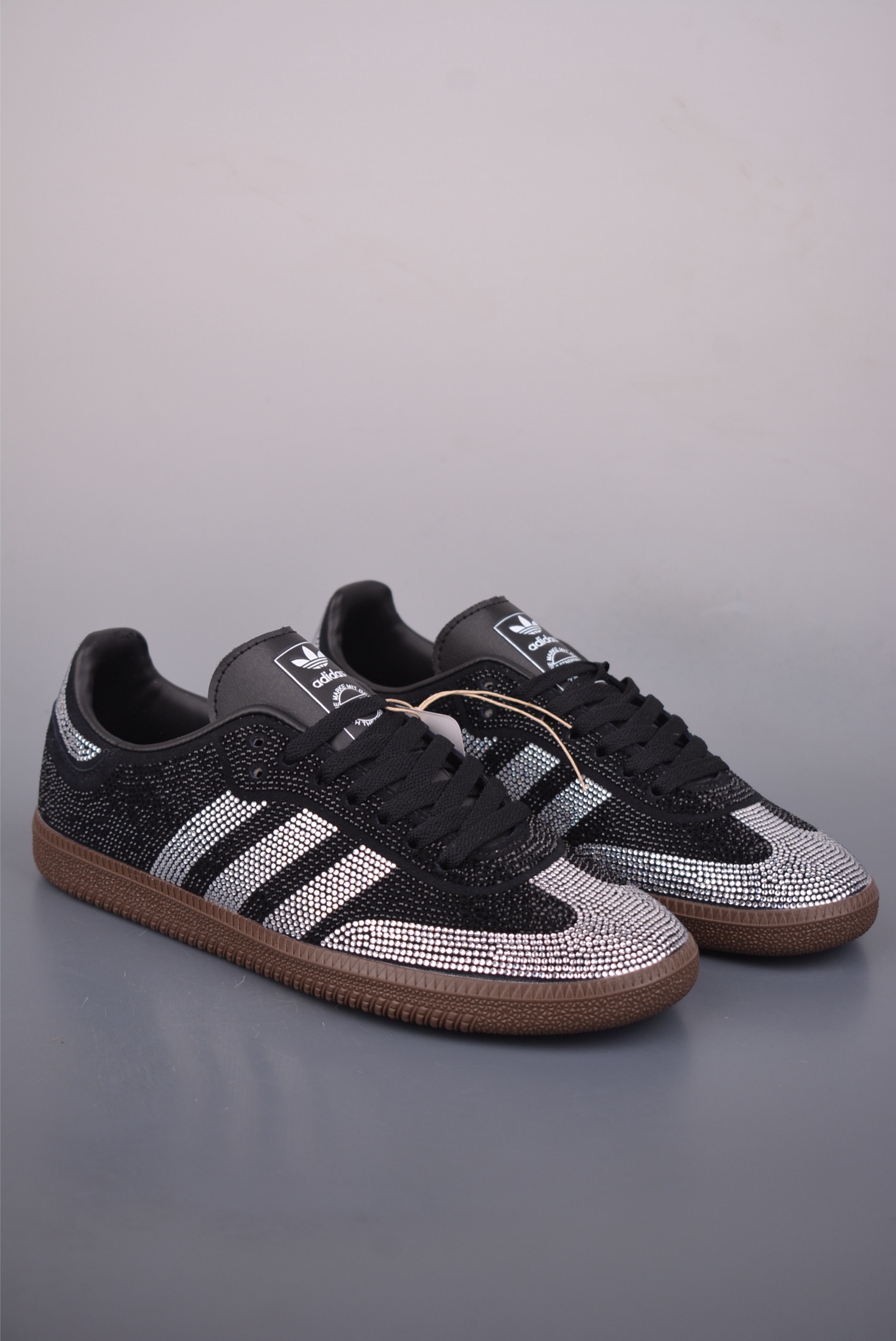 140 Adidas三叶草SAMBA 休闲板鞋 性价比天花板 IH9052-Chinese UA Cheap High Quatity Brand Clothes Bags handbags Sneakers wholesale wholesaler seller from China Factory suppliers Fashion Clothing Shoes best Quality Beautiful Price 140 Adidas三叶草SAMBA 休闲板鞋 性价比天花板 IH9052