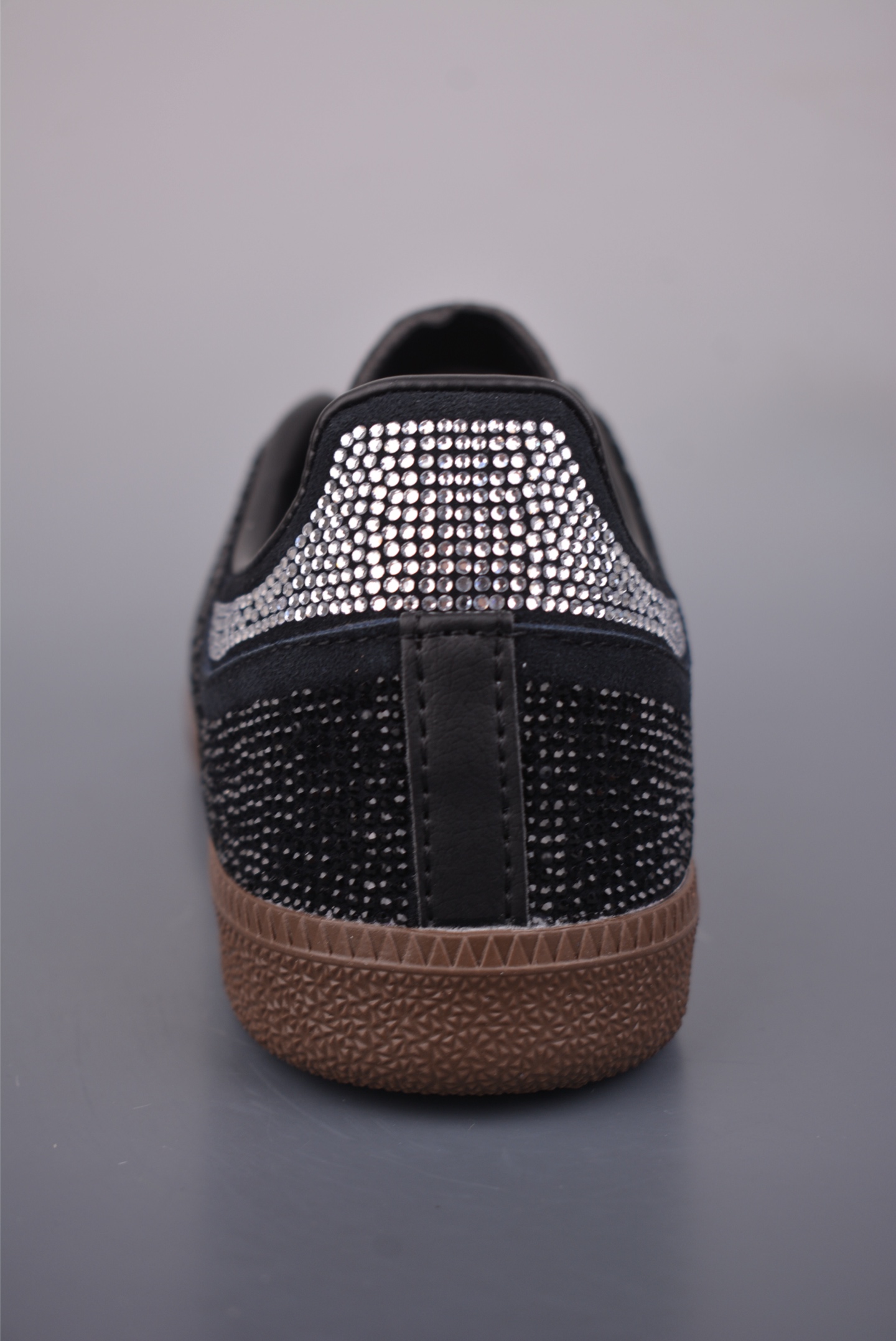 140 Adidas三叶草SAMBA 休闲板鞋 性价比天花板 IH9052-Chinese UA Cheap High Quatity Brand Clothes Bags handbags Sneakers wholesale wholesaler seller from China Factory suppliers Fashion Clothing Shoes best Quality Beautiful Price 140 Adidas三叶草SAMBA 休闲板鞋 性价比天花板 IH9052