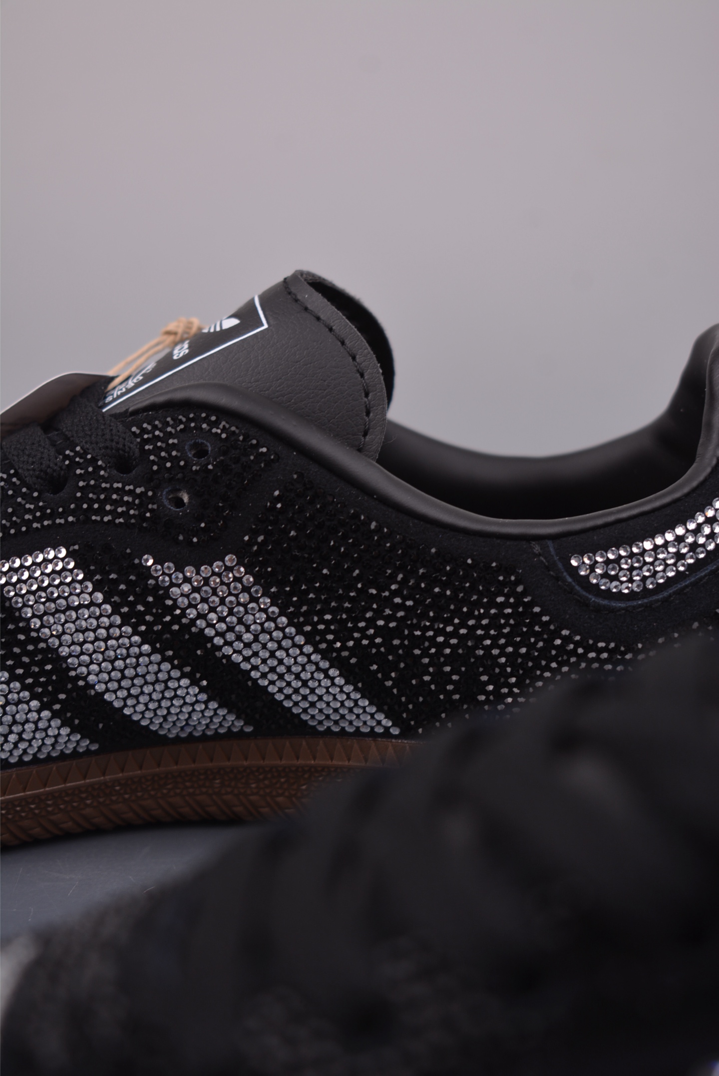 140 Adidas三叶草SAMBA 休闲板鞋 性价比天花板 IH9052-Chinese UA Cheap High Quatity Brand Clothes Bags handbags Sneakers wholesale wholesaler seller from China Factory suppliers Fashion Clothing Shoes best Quality Beautiful Price 140 Adidas三叶草SAMBA 休闲板鞋 性价比天花板 IH9052