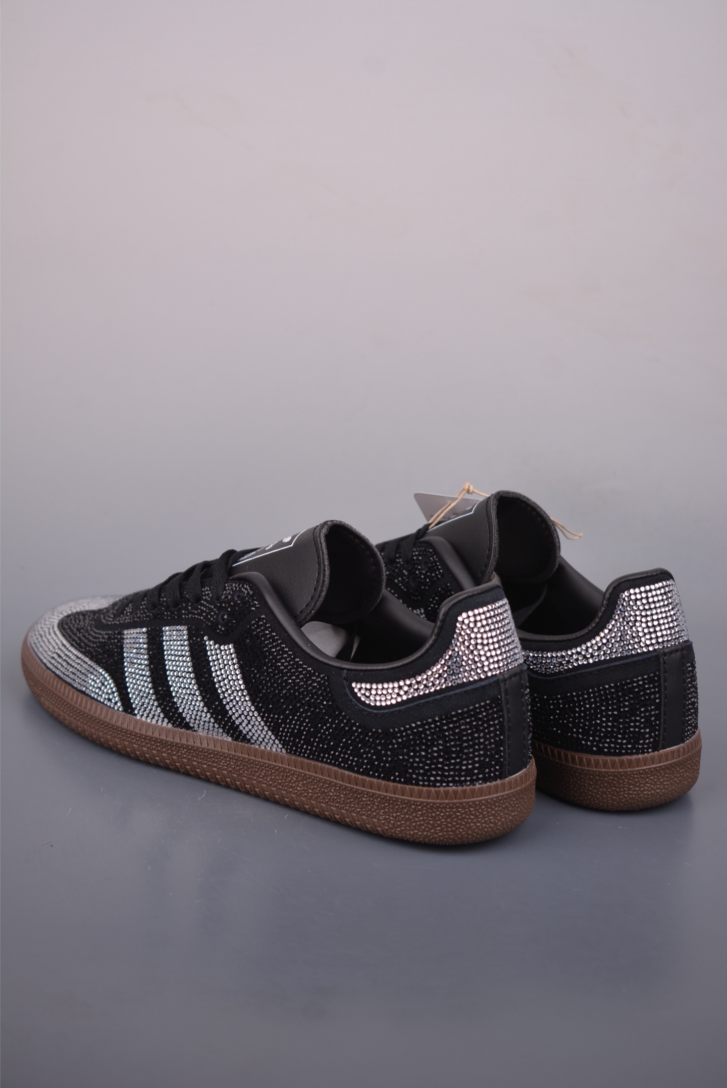 140 Adidas三叶草SAMBA 休闲板鞋 性价比天花板 IH9052-Chinese UA Cheap High Quatity Brand Clothes Bags handbags Sneakers wholesale wholesaler seller from China Factory suppliers Fashion Clothing Shoes best Quality Beautiful Price 140 Adidas三叶草SAMBA 休闲板鞋 性价比天花板 IH9052