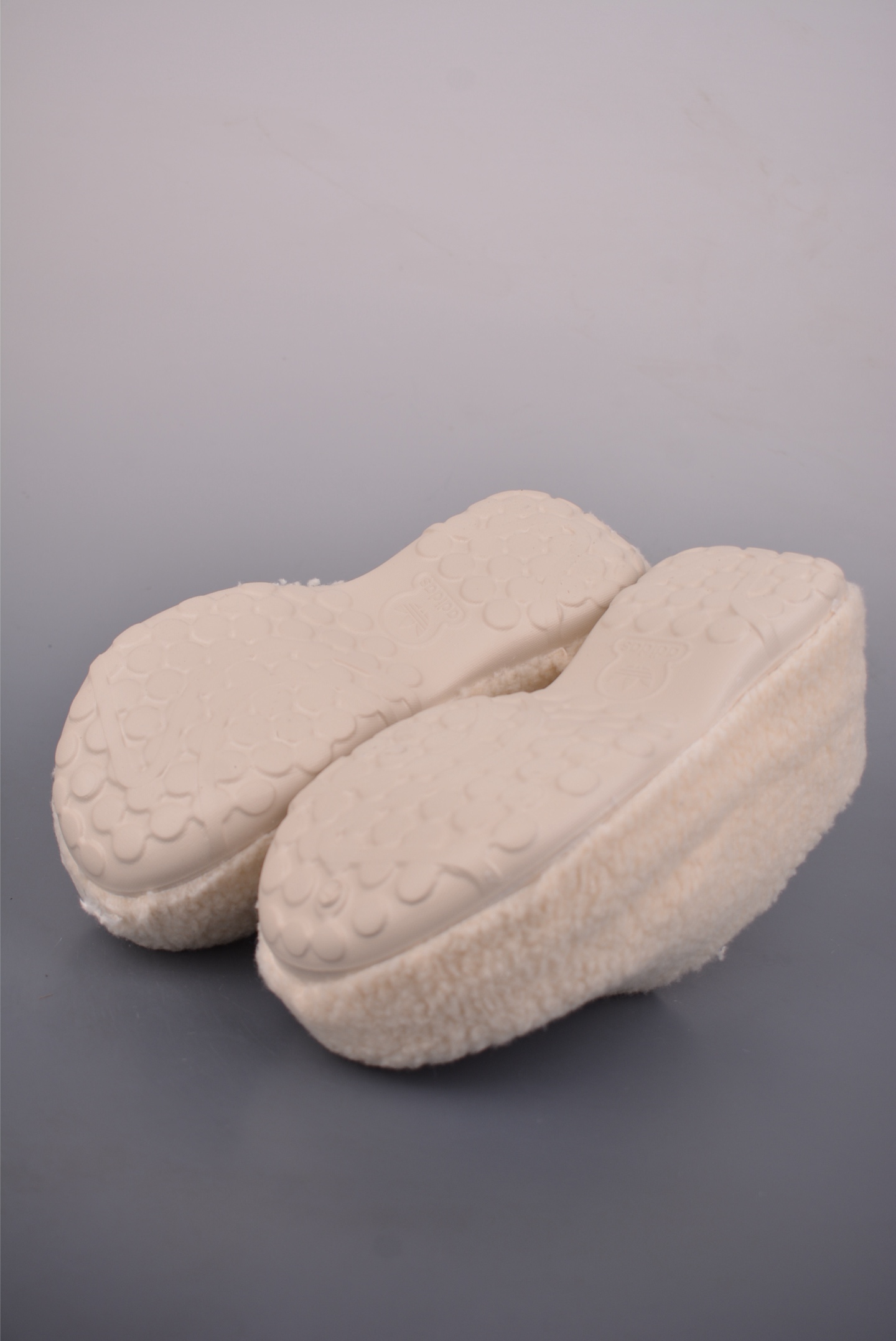 130 adidas originals Adimule STan Mul 勃肯系 防磨防滑厨师鞋 JP7378-Chinese UA Cheap High Quatity Brand Clothes Bags handbags Sneakers wholesale wholesaler seller from China Factory suppliers Fashion Clothing Shoes best Quality Beautiful Price 130 adidas originals Adimule STan Mul 勃肯系 防磨防滑厨师鞋 JP7378