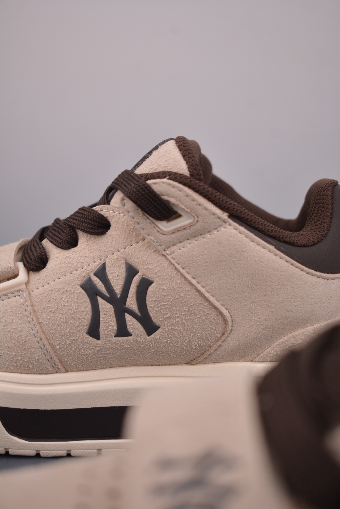 170 MLB CHUNKY LINER MID HAIRY 纽约洋基队 潮流时尚厚底运动鞋 3ASXH015N-Chinese UA Cheap High Quatity Brand Clothes Bags handbags Sneakers wholesale wholesaler seller from China Factory suppliers Fashion Clothing Shoes best Quality Beautiful Price 170 MLB CHUNKY LINER MID HAIRY 纽约洋基队 潮流时尚厚底运动鞋 3ASXH015N