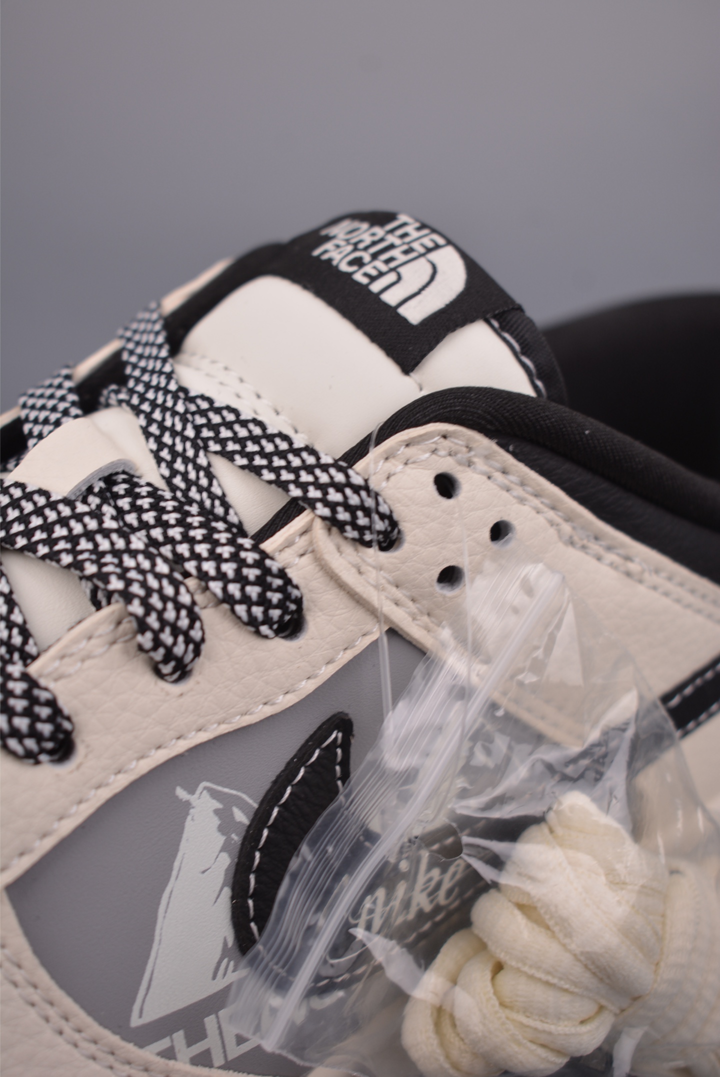 280 Nike SB Dunk Low 北面联名 DS6608-023-Chinese UA Cheap High Quatity Brand Clothes Bags handbags Sneakers wholesale wholesaler seller from China Factory suppliers Fashion Clothing Shoes best Quality Beautiful Price 280 Nike SB Dunk Low 北面联名 DS6608-023
