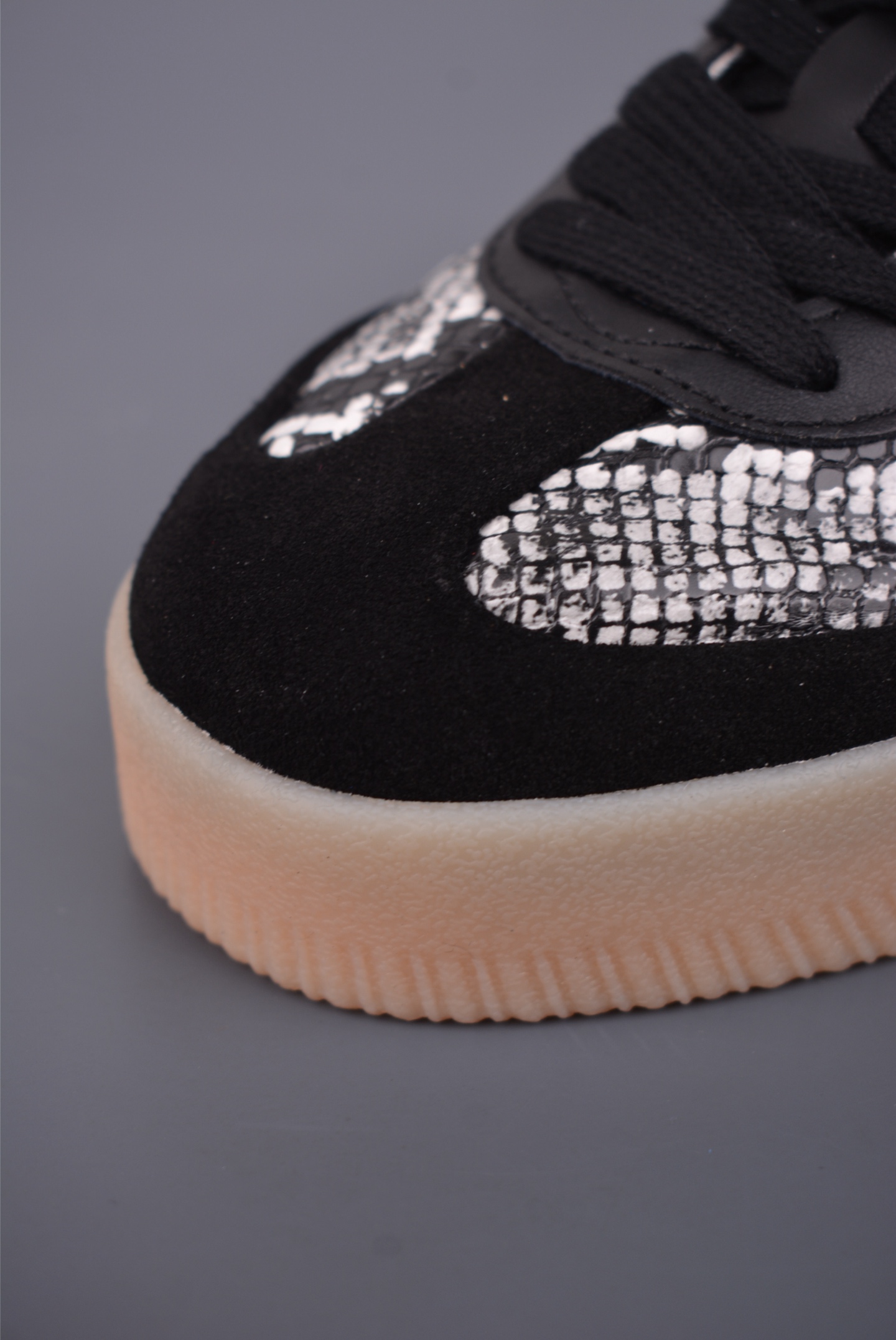 140 adidas originals Samba JR3804-Chinese UA Cheap High Quatity Brand Clothes Bags handbags Sneakers wholesale wholesaler seller from China Factory suppliers Fashion Clothing Shoes best Quality Beautiful Price 140 adidas originals Samba JR3804