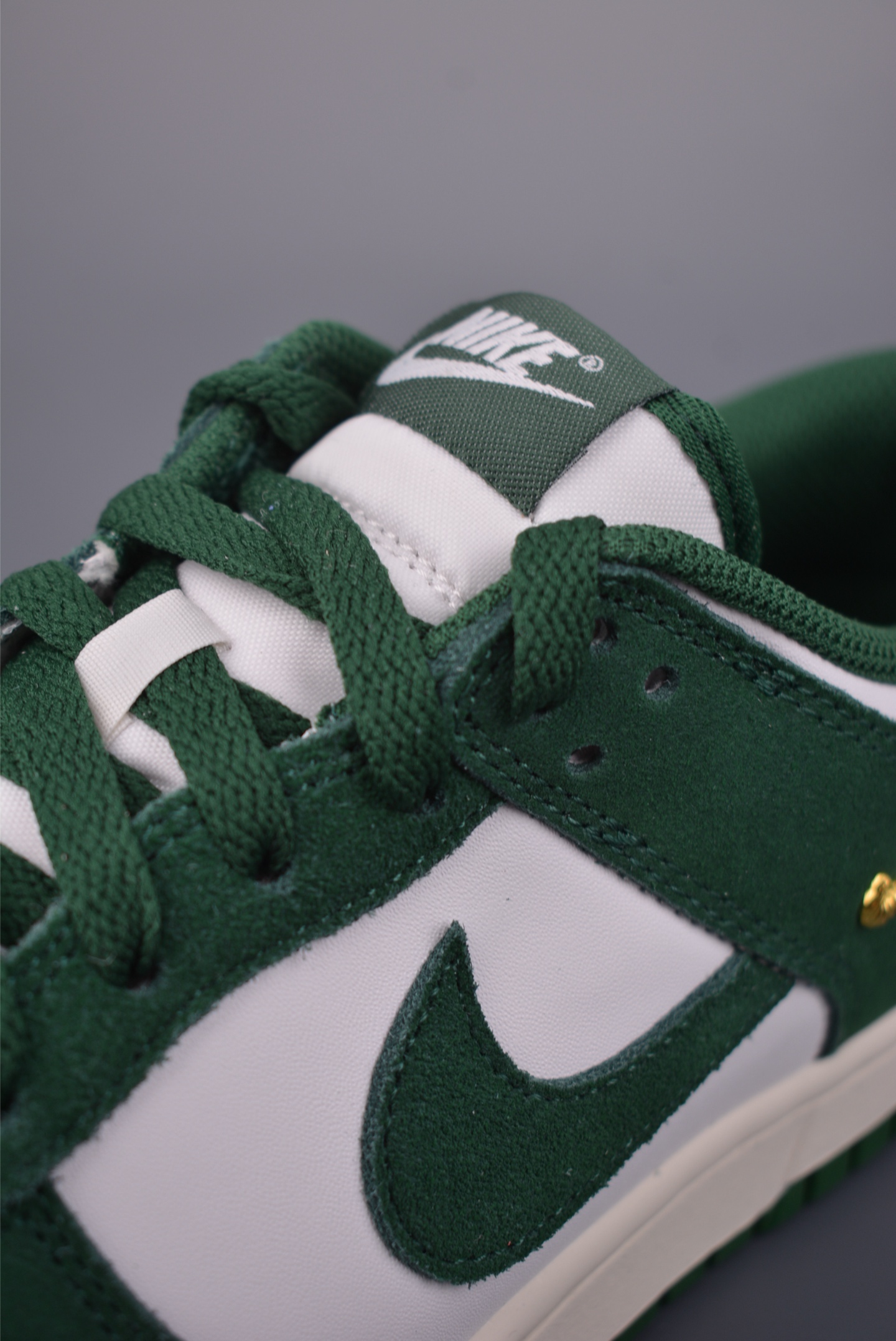 200 Nike SB Dunk Low IB4417-100-Chinese UA Cheap High Quatity Brand Clothes Bags handbags Sneakers wholesale wholesaler seller from China Factory suppliers Fashion Clothing Shoes best Quality Beautiful Price 200 Nike SB Dunk Low IB4417-100