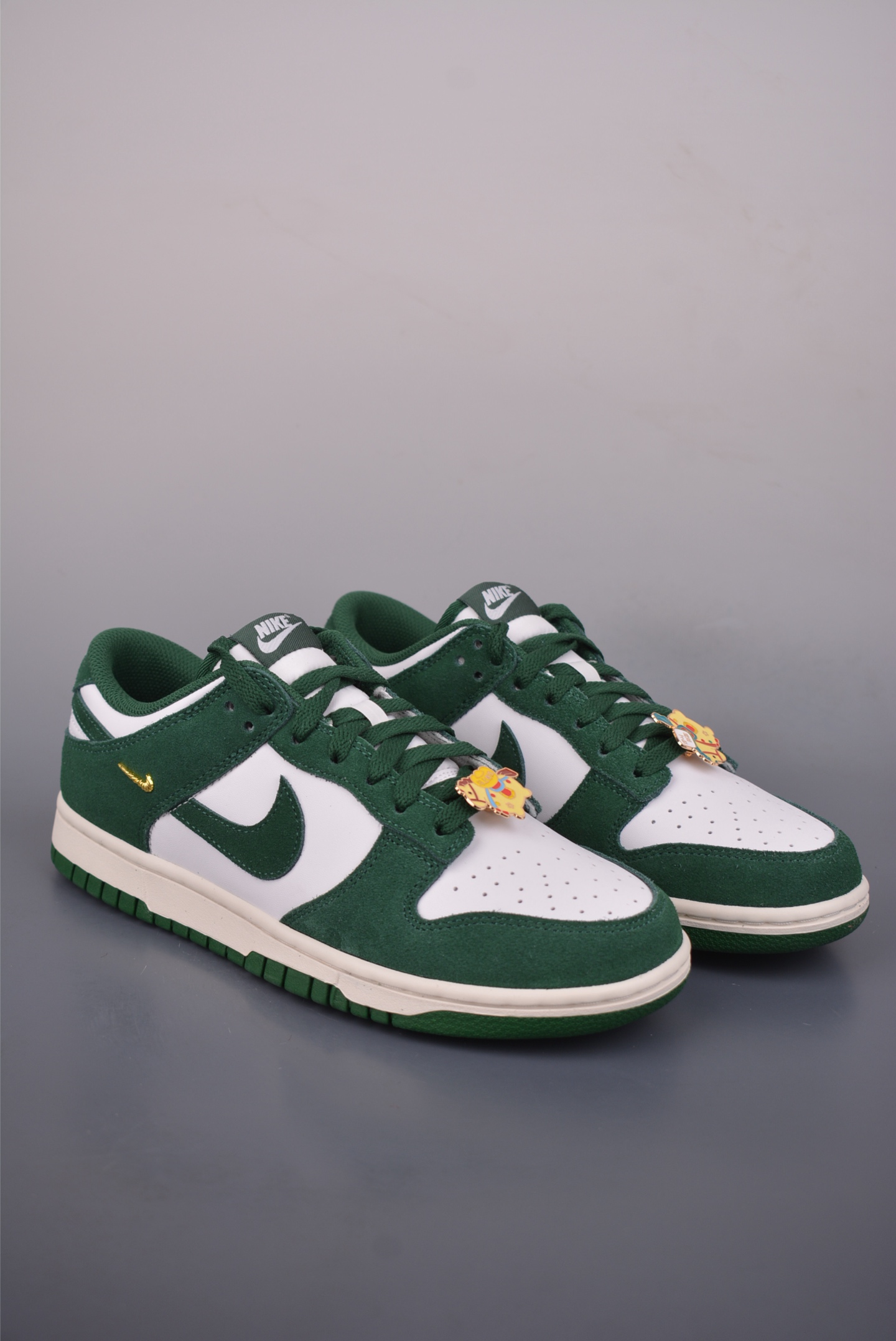 200 Nike SB Dunk Low IB4417-100-Chinese UA Cheap High Quatity Brand Clothes Bags handbags Sneakers wholesale wholesaler seller from China Factory suppliers Fashion Clothing Shoes best Quality Beautiful Price 200 Nike SB Dunk Low IB4417-100