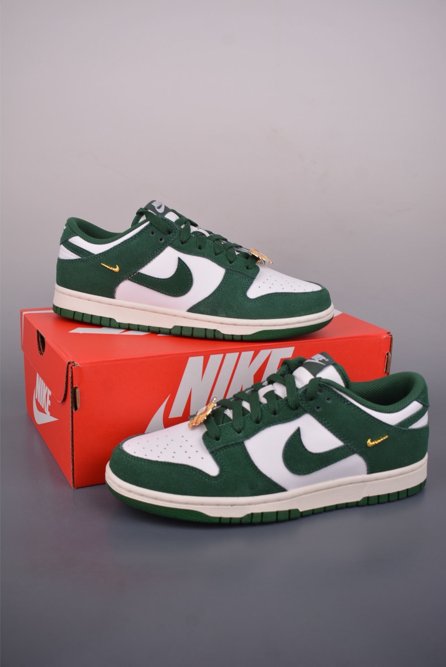 200 Nike SB Dunk Low IB4417-100-Chinese UA Cheap High Quatity Brand Clothes Bags handbags Sneakers wholesale wholesaler seller from China Factory suppliers Fashion Clothing Shoes best Quality Beautiful Price 200 Nike SB Dunk Low IB4417-100