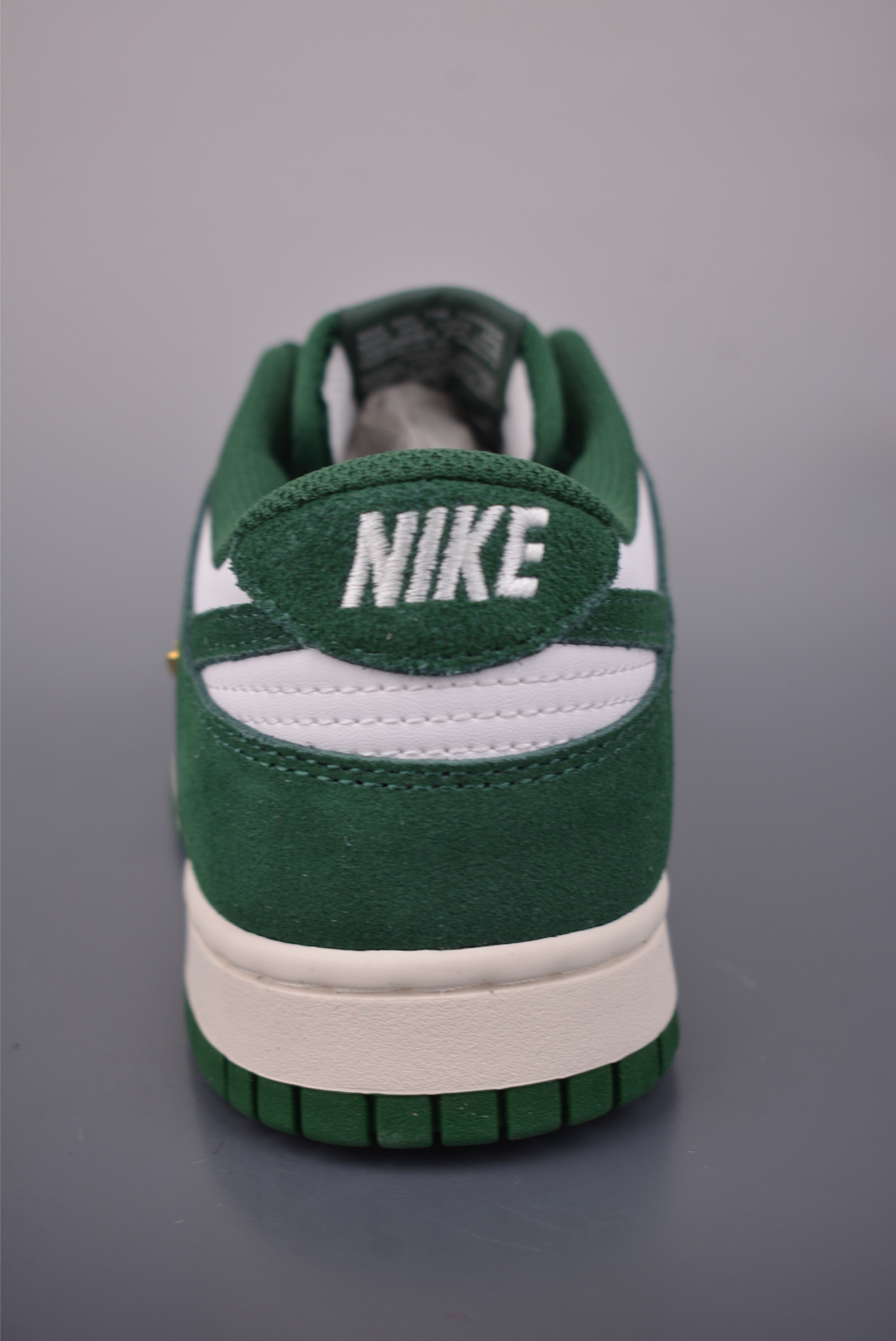 200 Nike SB Dunk Low IB4417-100-Chinese UA Cheap High Quatity Brand Clothes Bags handbags Sneakers wholesale wholesaler seller from China Factory suppliers Fashion Clothing Shoes best Quality Beautiful Price 200 Nike SB Dunk Low IB4417-100