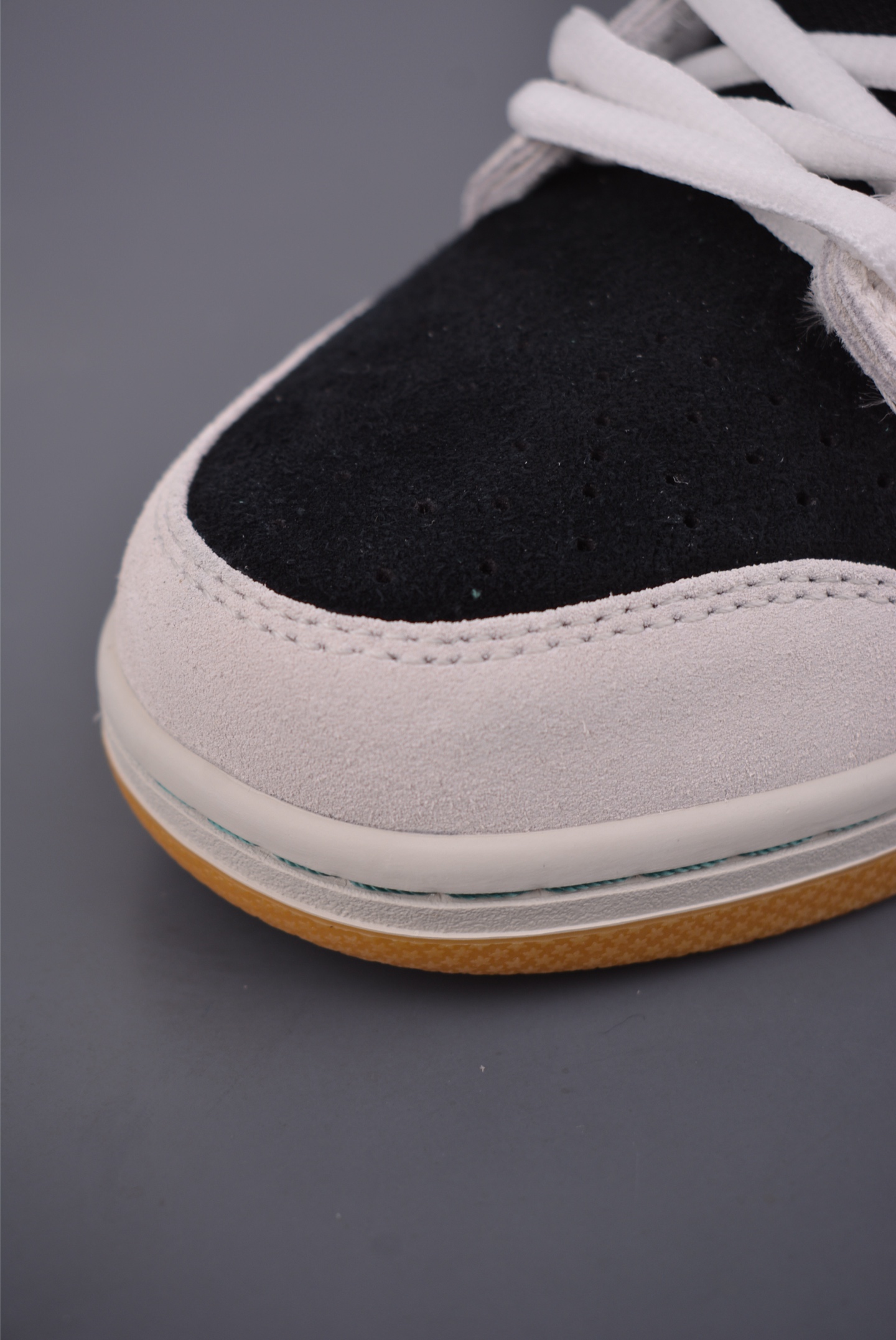 260 Nike SB Dunk Low 灰绿生胶 HF3704-001