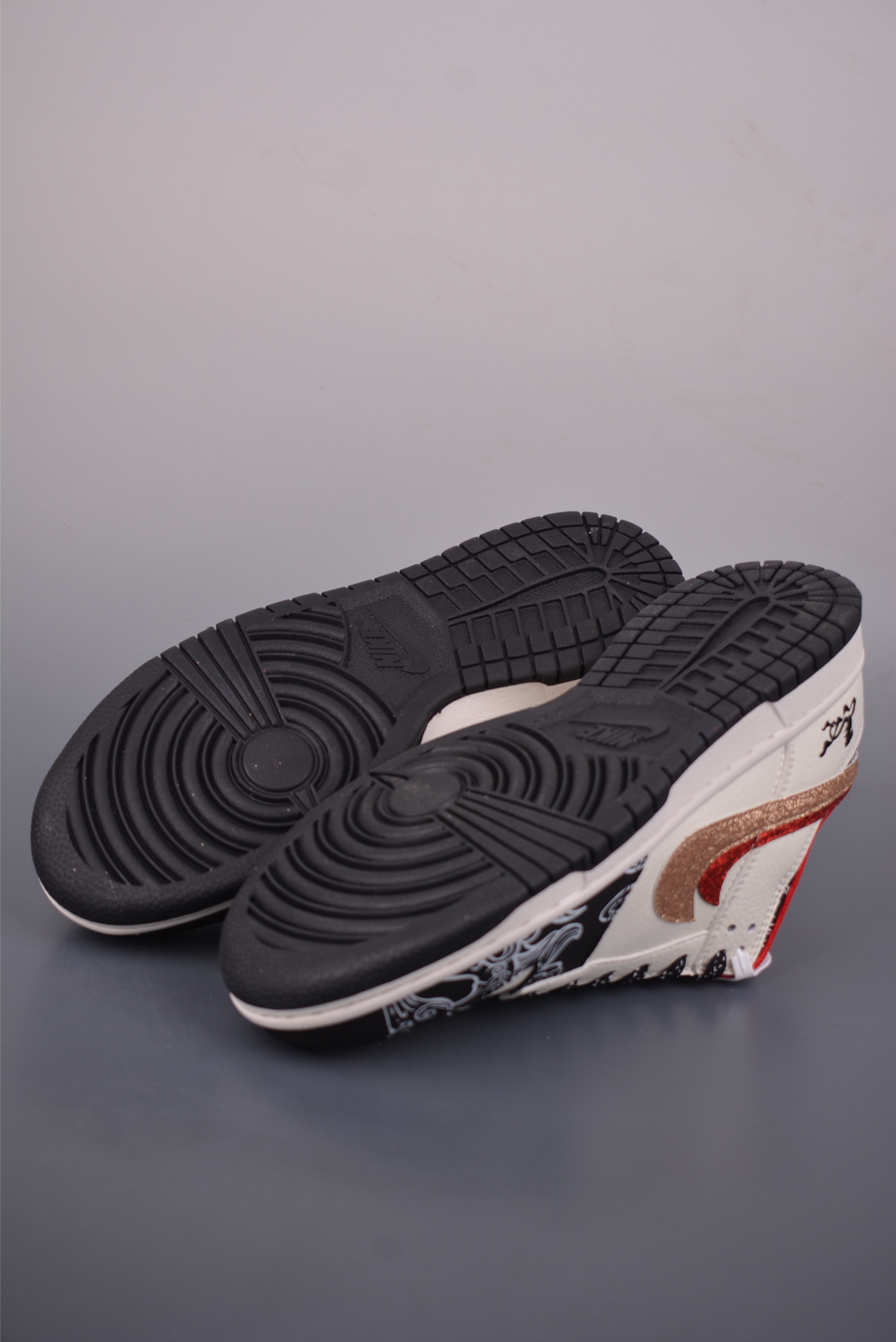 280 Nike SB Dunk Low 马年限定 XD6188-052-Chinese UA Cheap High Quatity Brand Clothes Bags handbags Sneakers wholesale wholesaler seller from China Factory suppliers Fashion Clothing Shoes best Quality Beautiful Price 280 Nike SB Dunk Low 马年限定 XD6188-052
