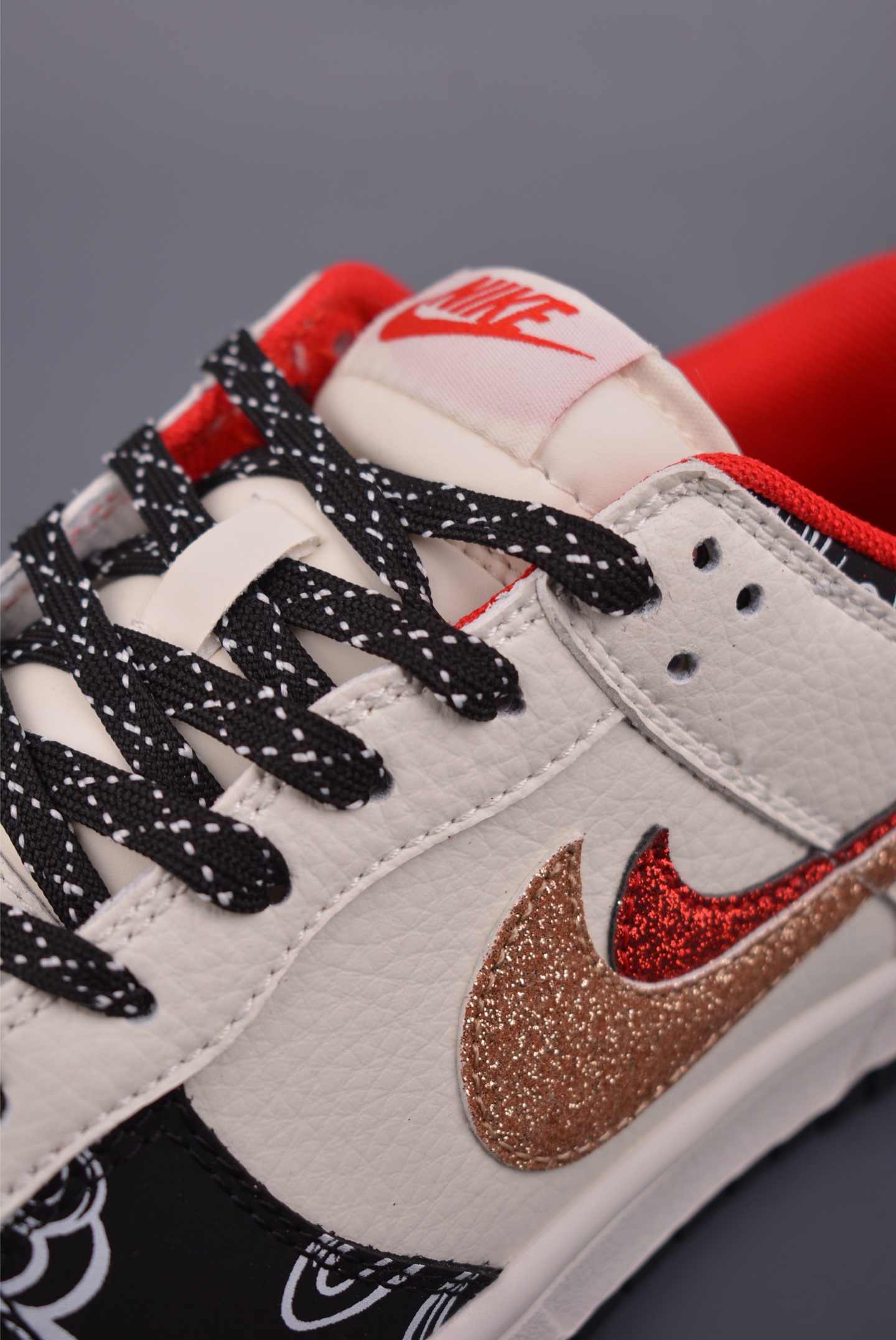 280 Nike SB Dunk Low 马年限定 XD6188-052-Chinese UA Cheap High Quatity Brand Clothes Bags handbags Sneakers wholesale wholesaler seller from China Factory suppliers Fashion Clothing Shoes best Quality Beautiful Price 280 Nike SB Dunk Low 马年限定 XD6188-052