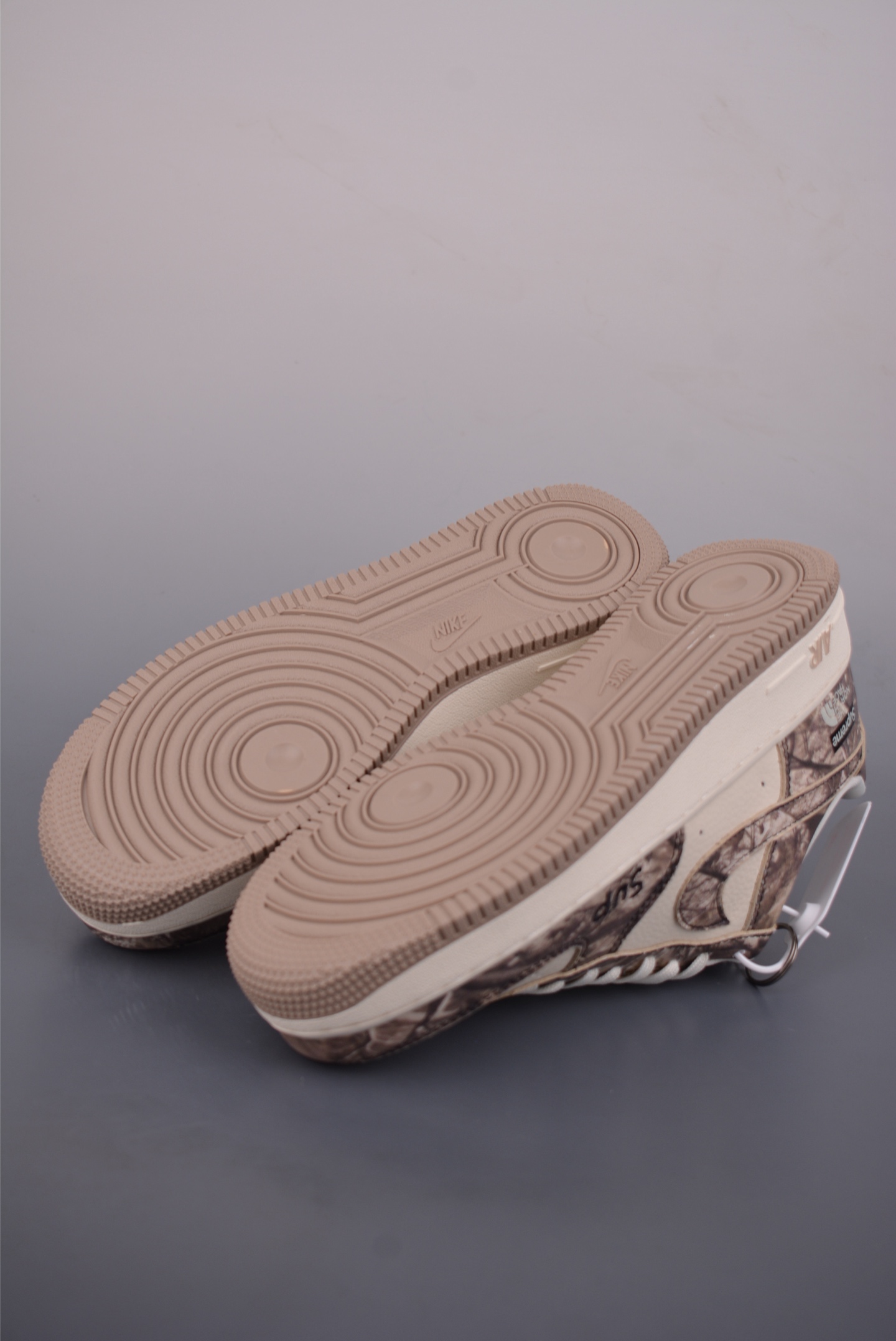 260 Nike Air Force 1 Low Supreme联名 DF0188-125-Chinese UA Cheap High Quatity Brand Clothes Bags handbags Sneakers wholesale wholesaler seller from China Factory suppliers Fashion Clothing Shoes best Quality Beautiful Price 260 Nike Air Force 1 Low Supreme联名 DF0188-125