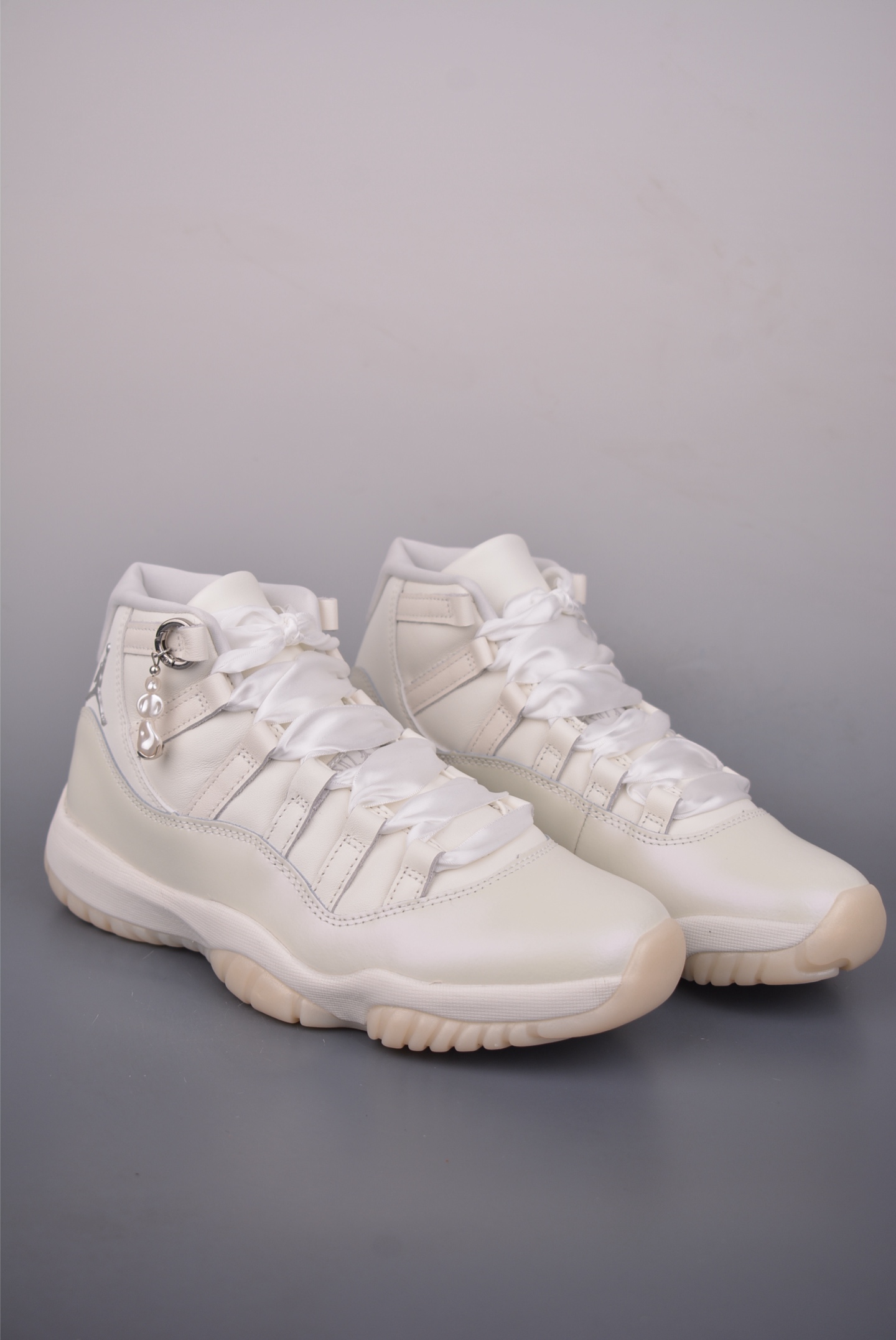 360 Air Jordan 11 Retro 纯原版本 AJ11 高帮复刻珍珠白 AR0715-110-Chinese UA Cheap High Quatity Brand Clothes Bags handbags Sneakers wholesale wholesaler seller from China Factory suppliers Fashion Clothing Shoes best Quality Beautiful Price 360 Air Jordan 11 Retro 纯原版本 AJ11 高帮复刻珍珠白 AR0715-110