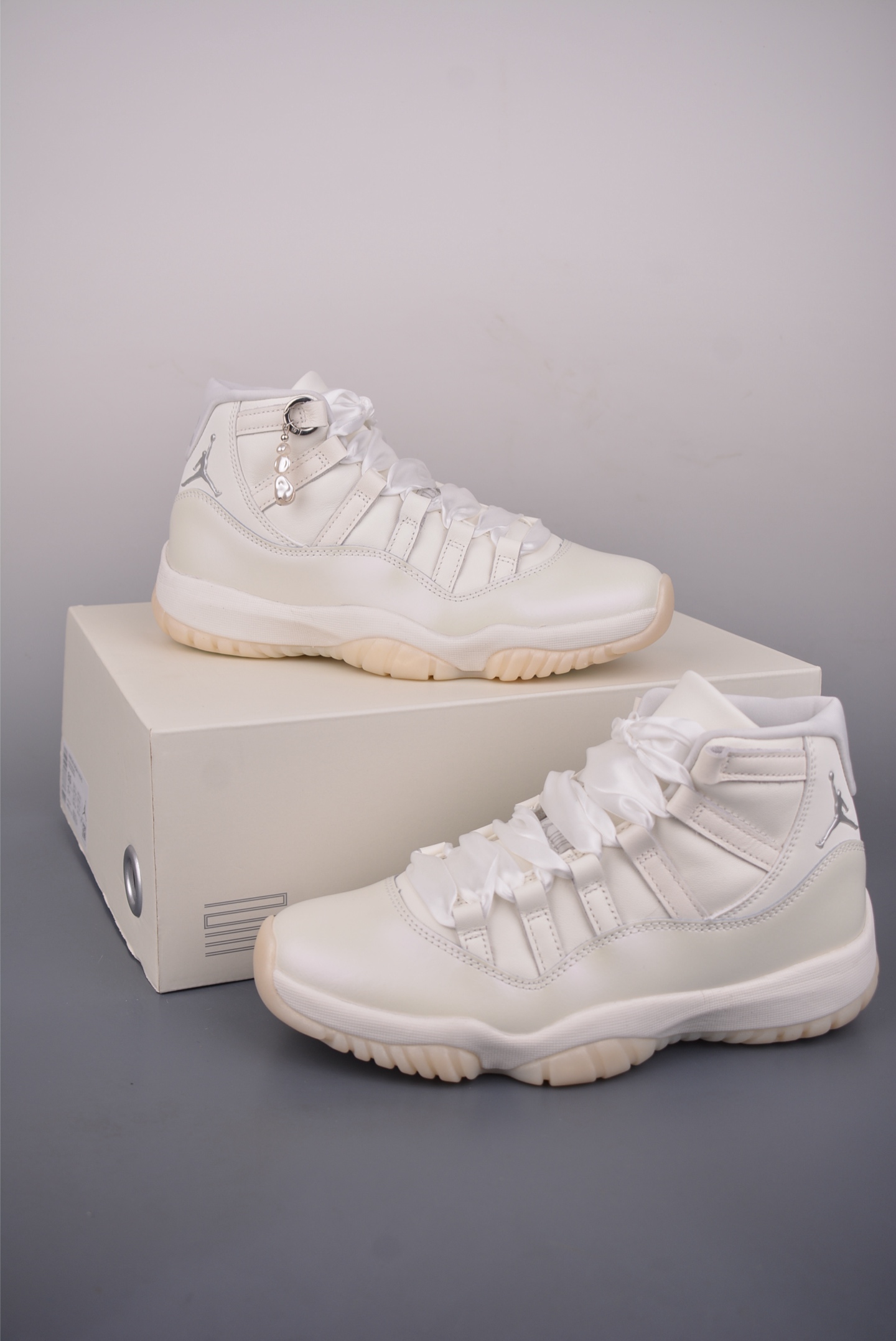 360 Air Jordan 11 Retro 纯原版本 AJ11 高帮复刻珍珠白 AR0715-110-Chinese UA Cheap High Quatity Brand Clothes Bags handbags Sneakers wholesale wholesaler seller from China Factory suppliers Fashion Clothing Shoes best Quality Beautiful Price 360 Air Jordan 11 Retro 纯原版本 AJ11 高帮复刻珍珠白 AR0715-110